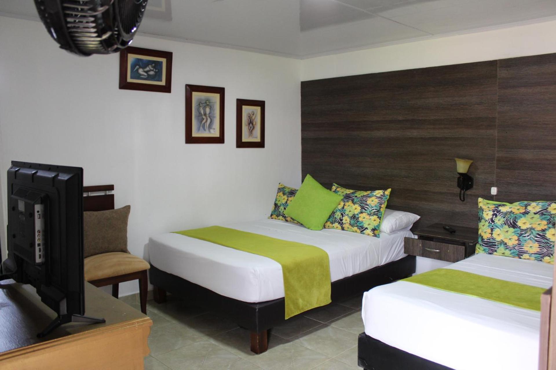 Basic Triple Room photo 2