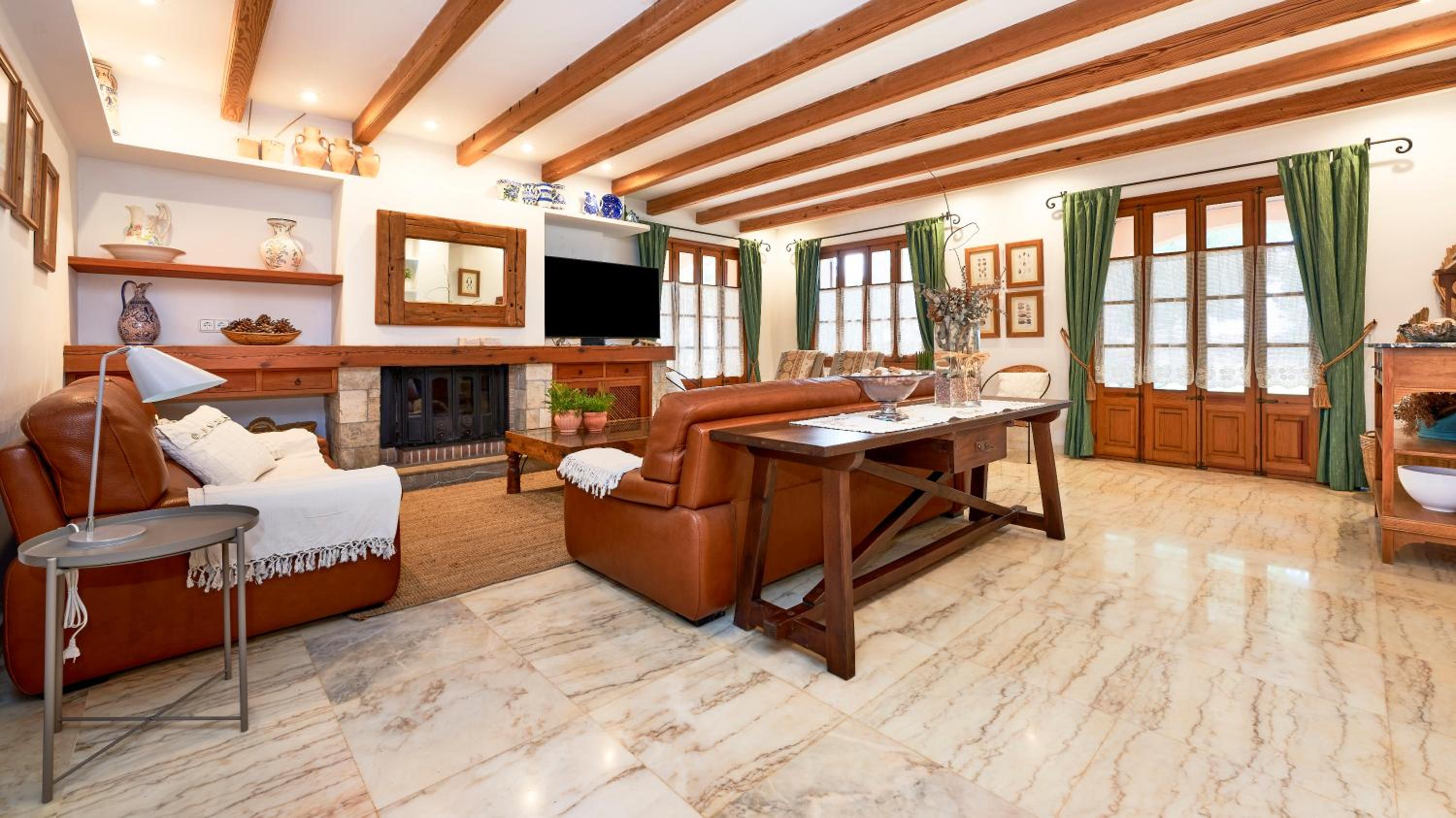 Villa photo 2