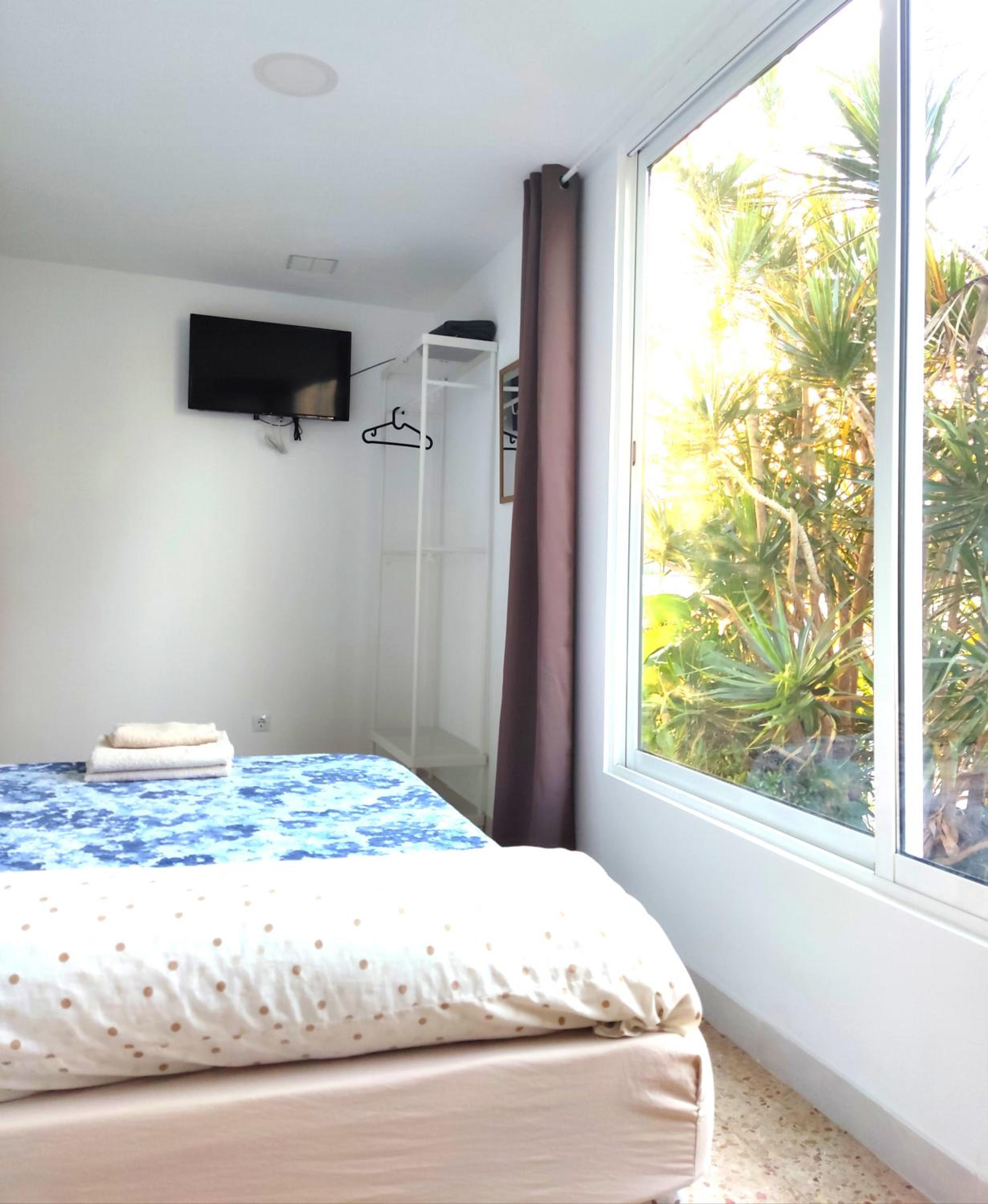 Small Double Room - Photo 1