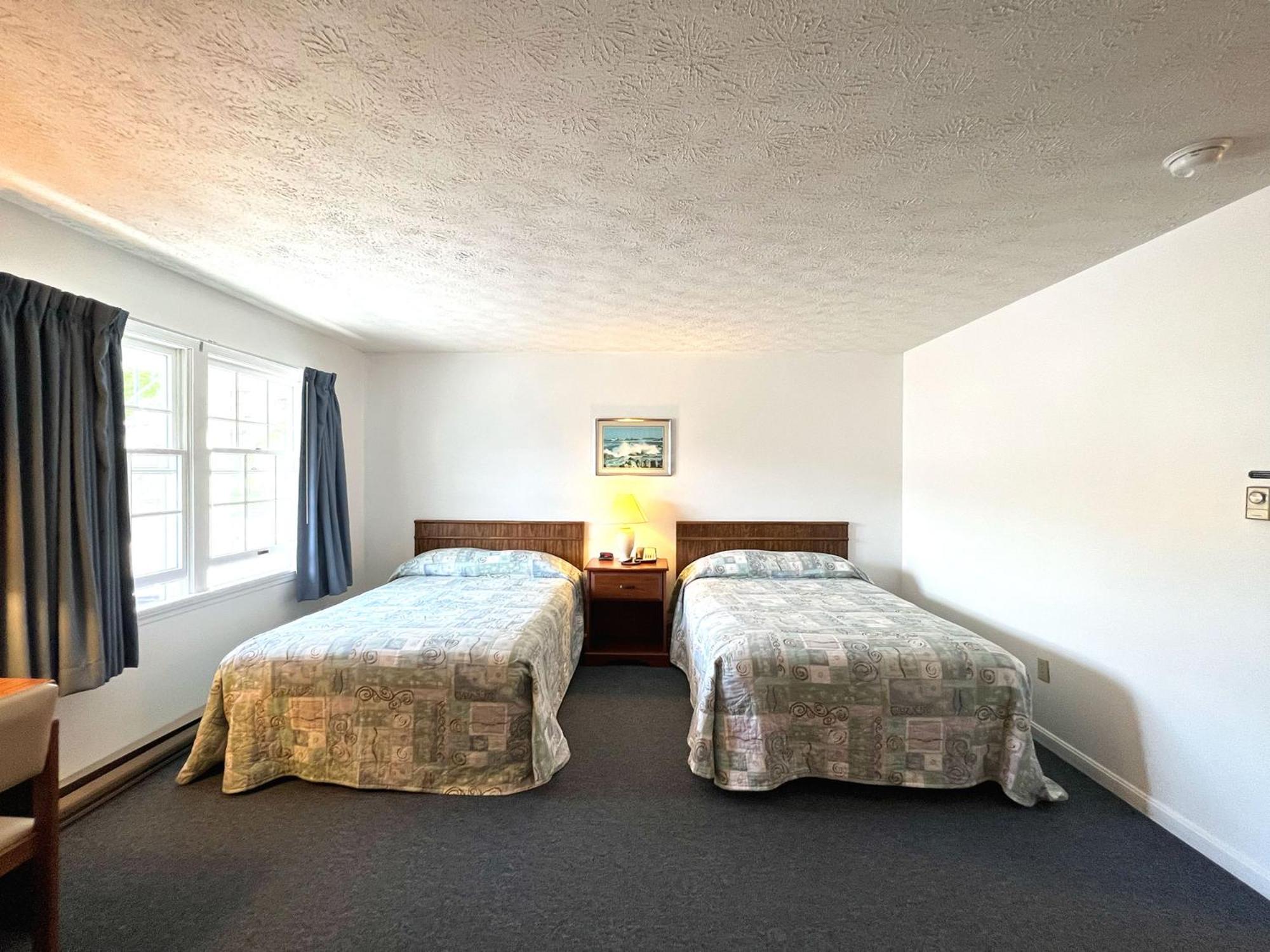 Double Room with Two Double Beds photo 3