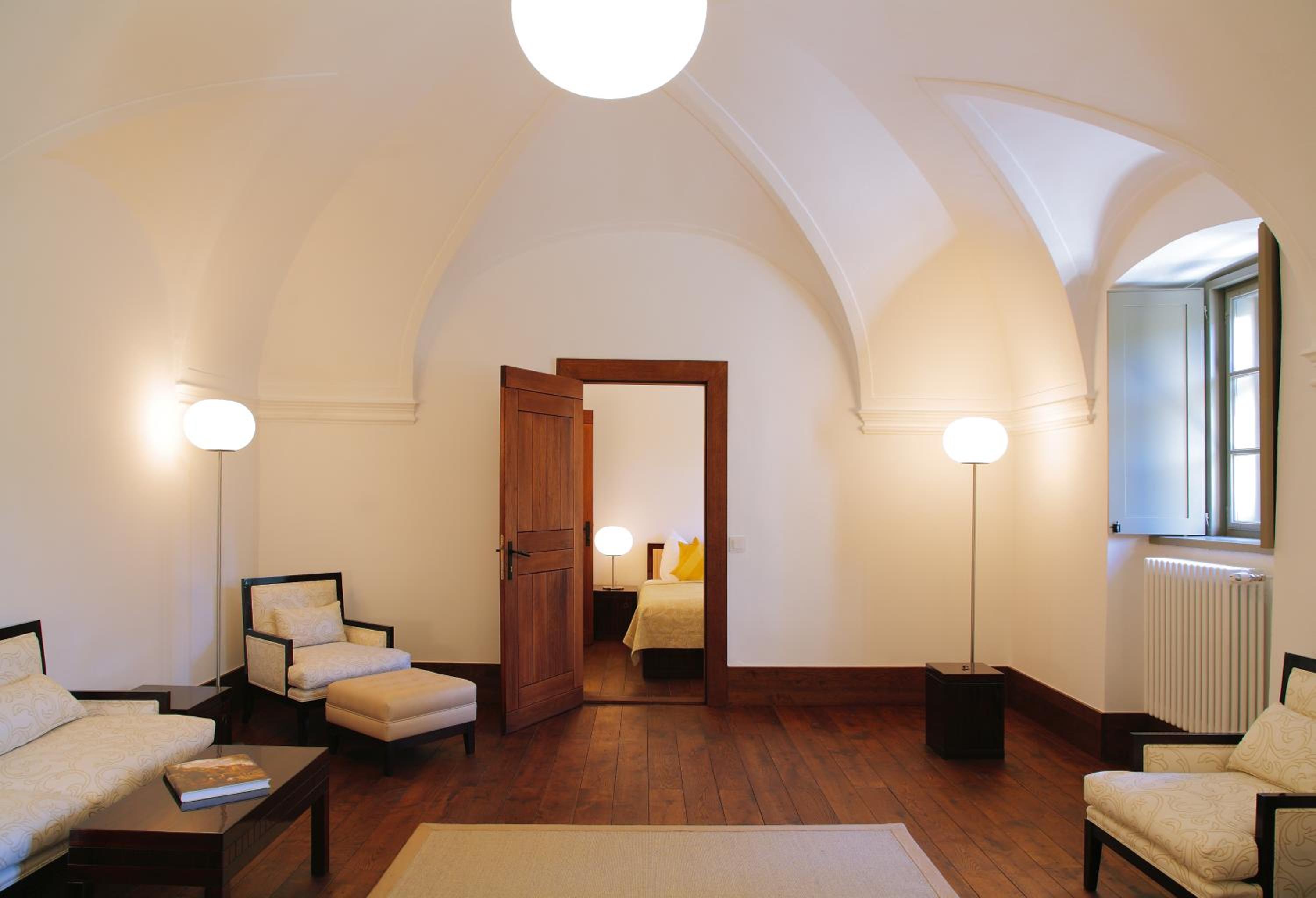 Suite - Photo 2