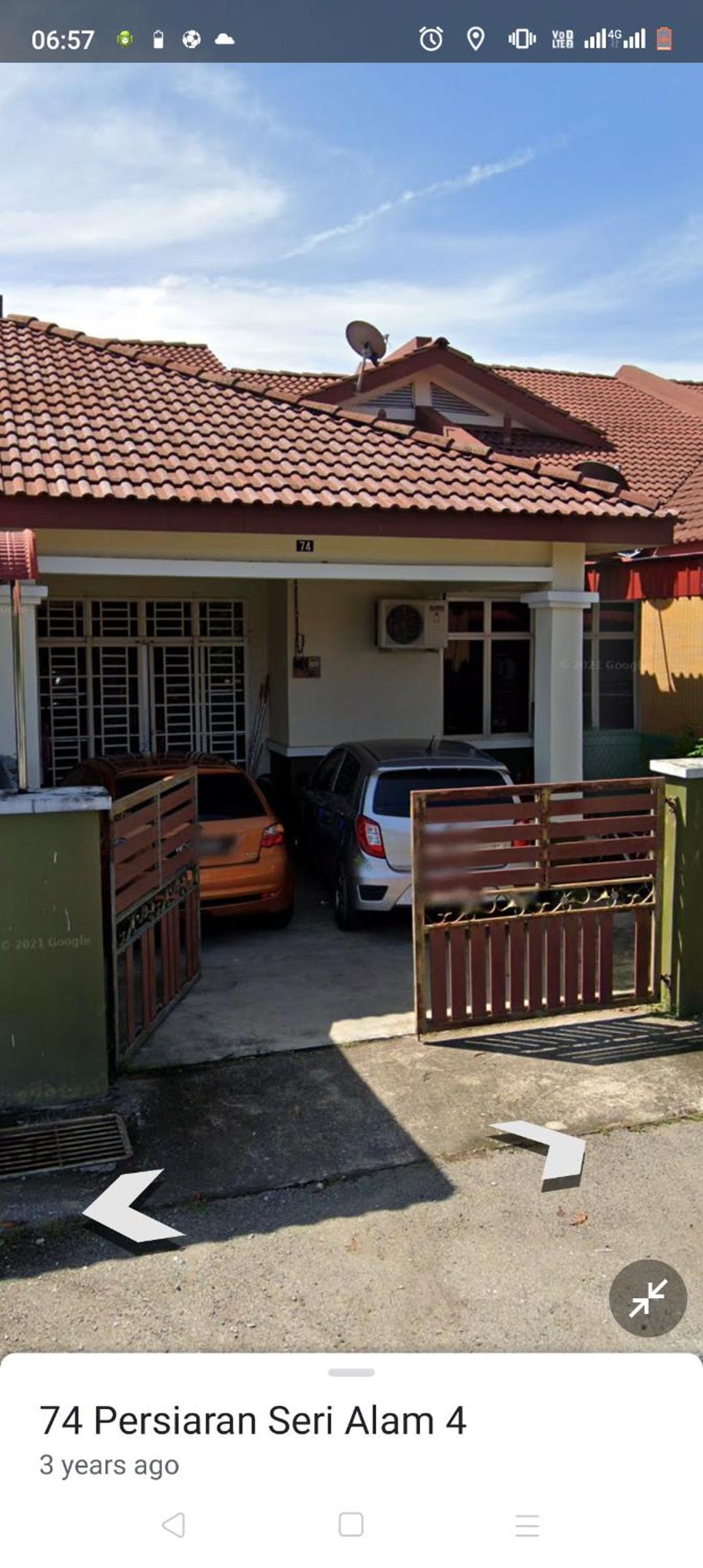 Three-Bedroom House photo 3