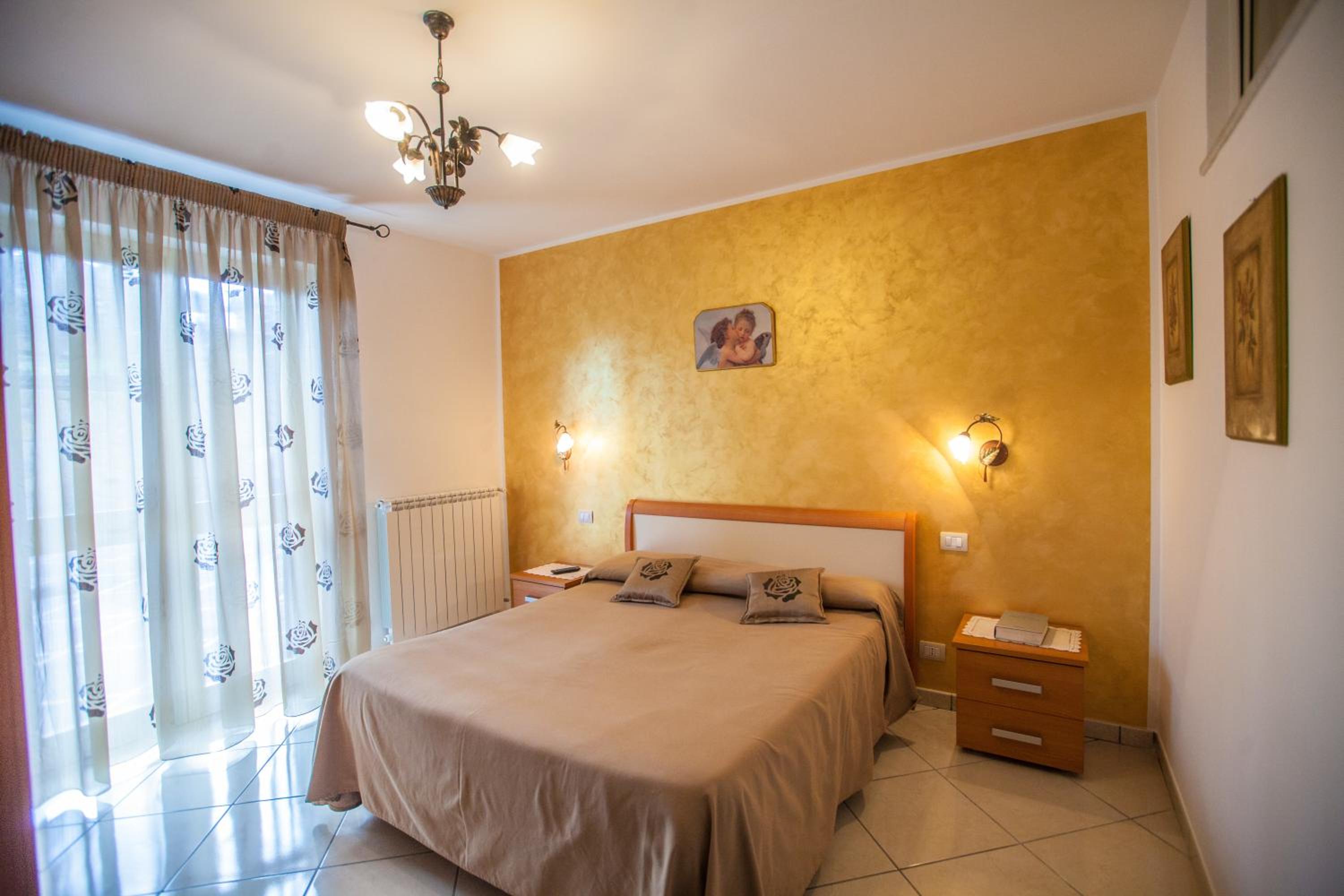Double Room - Photo 13