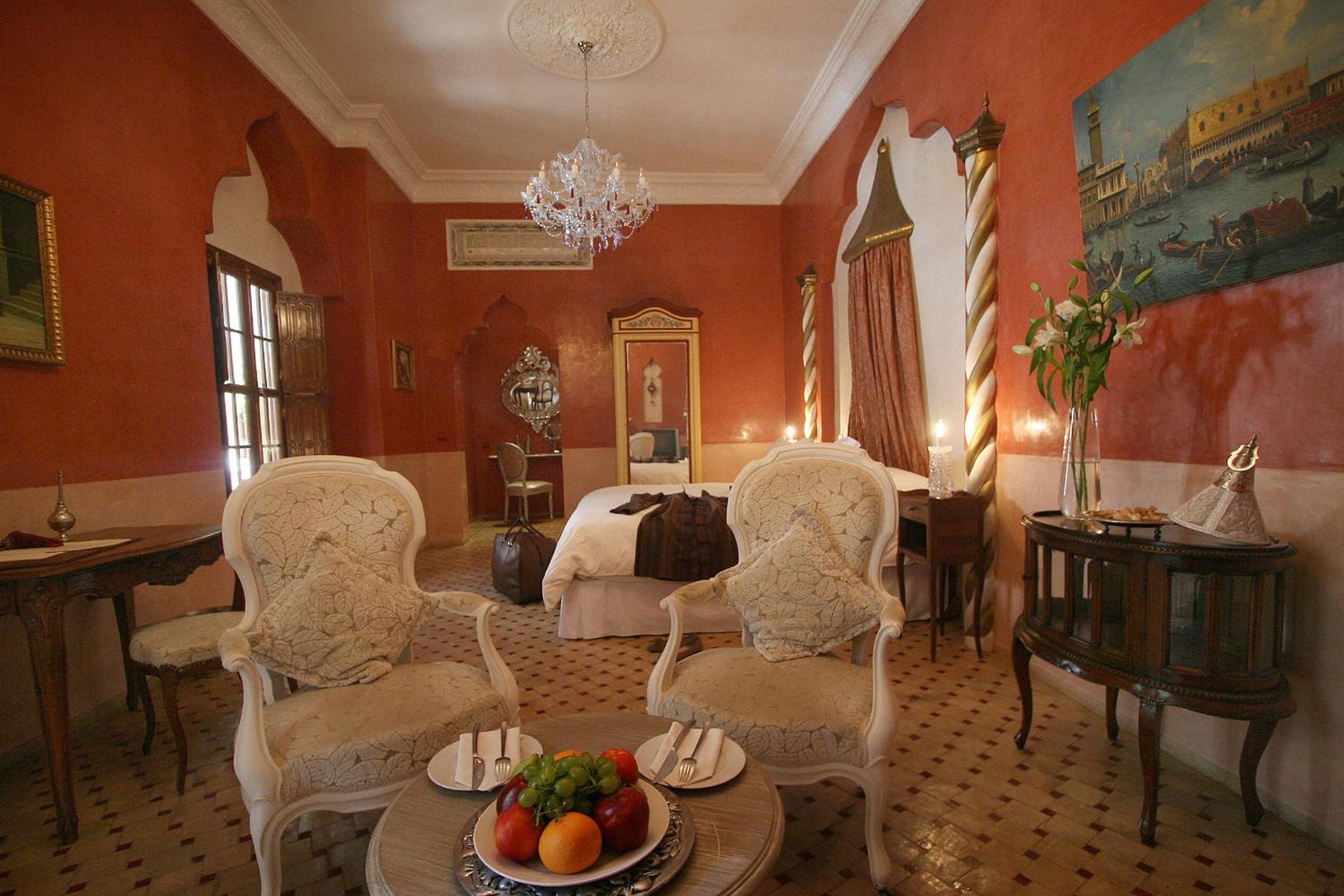 Queen Suite with Pool View