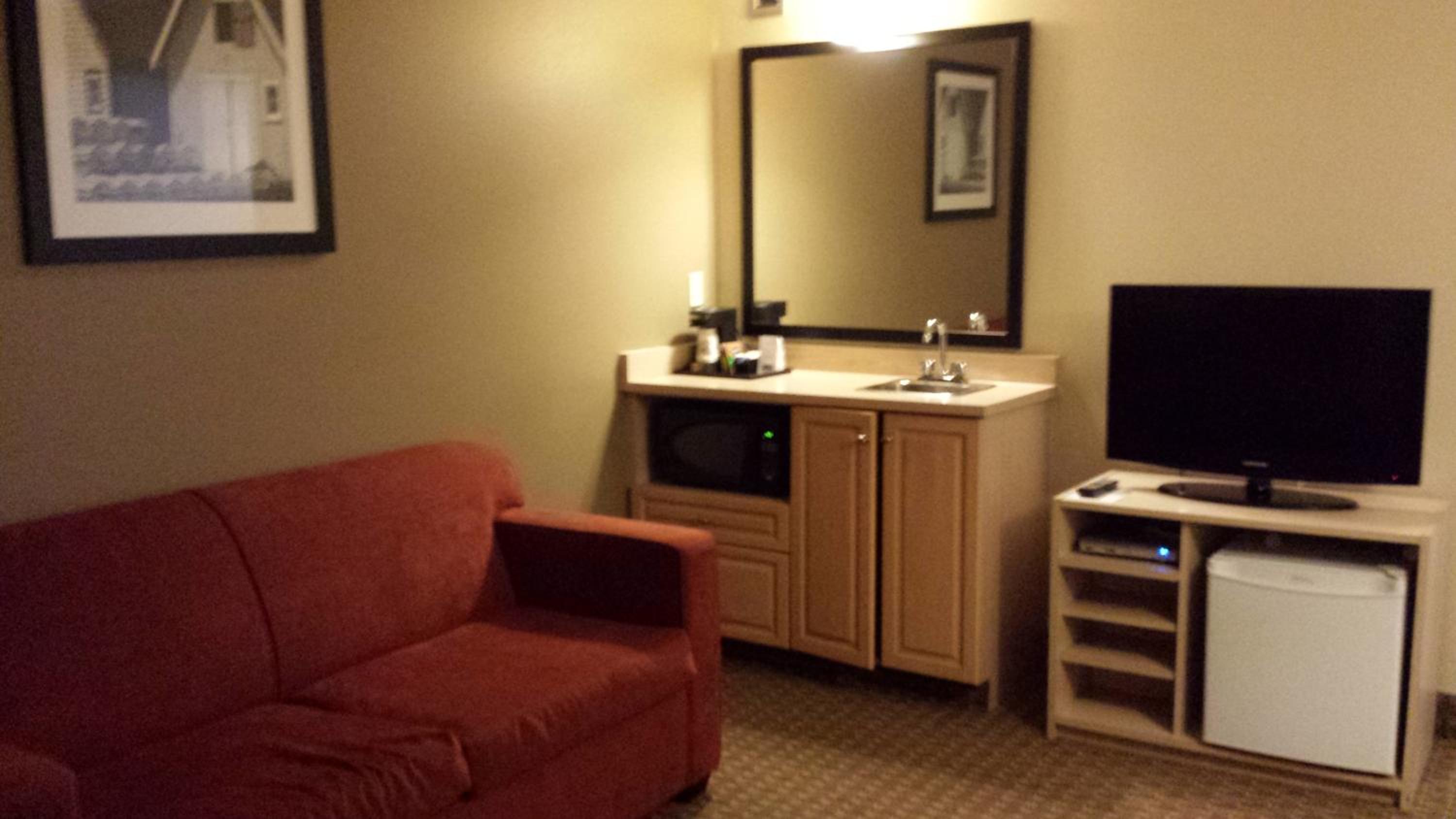 One-Bedroom King Suite - First Floor/Non-Smoking - Photo 3