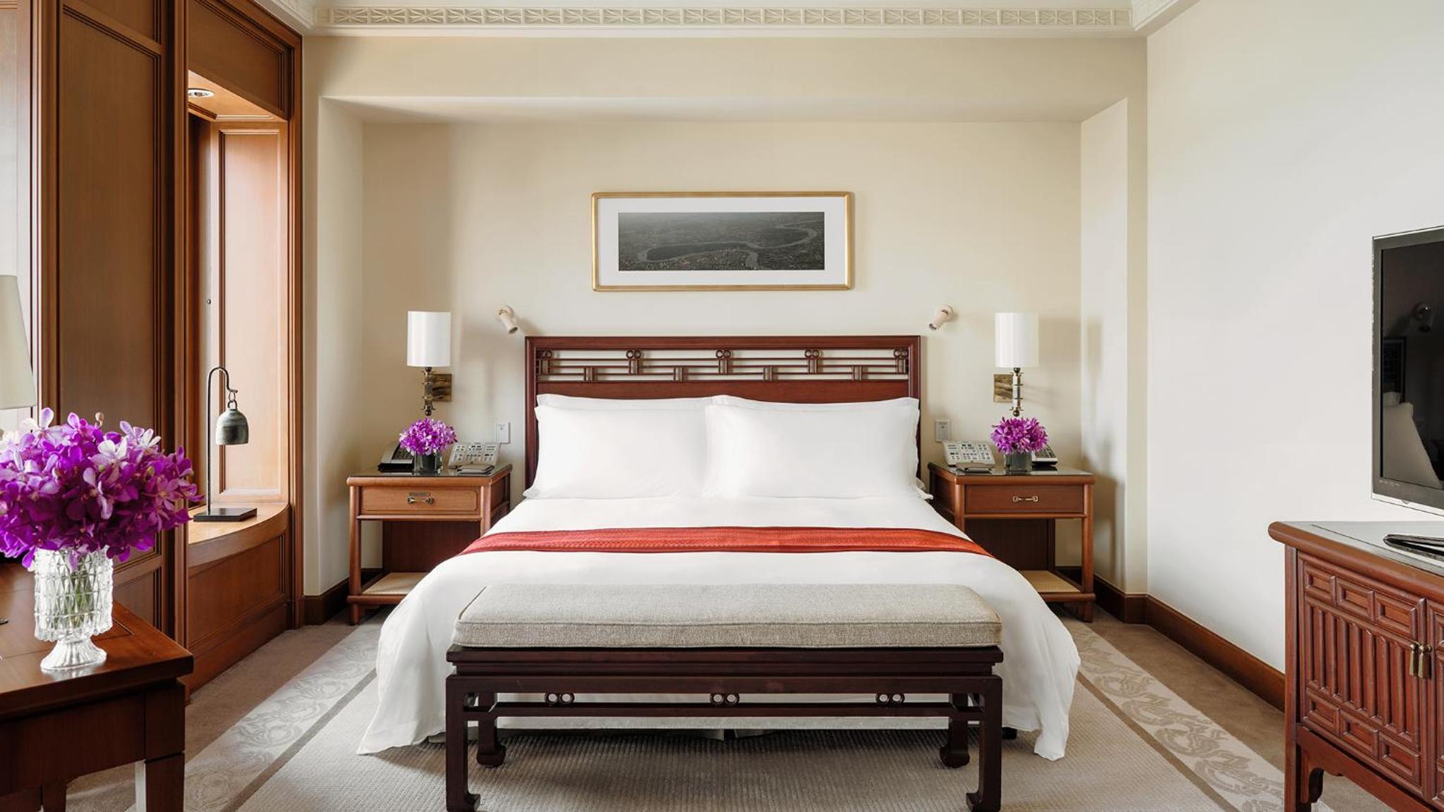 Deluxe King Room - Photo 2