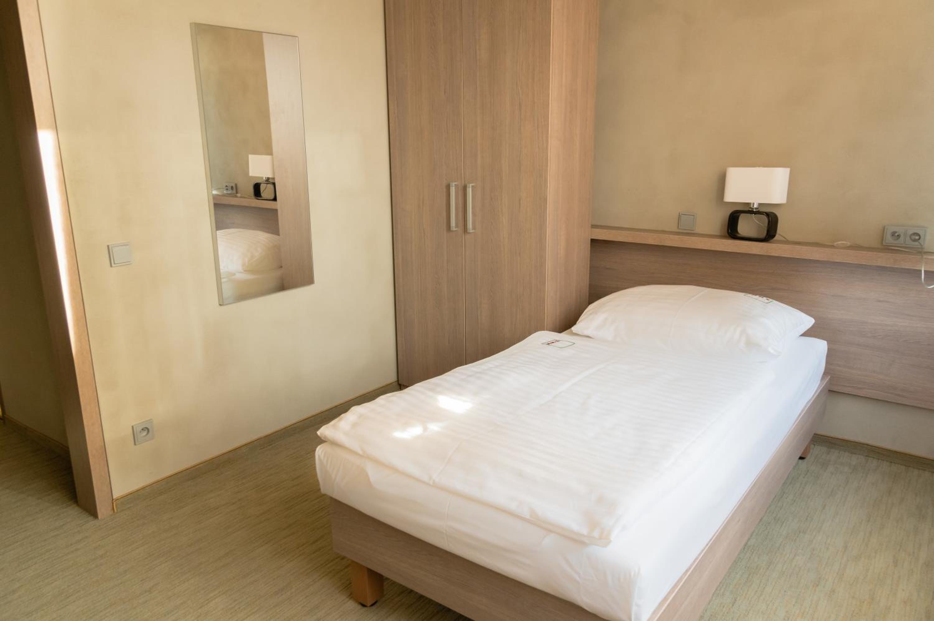 Single Room - Disability Access photo 2
