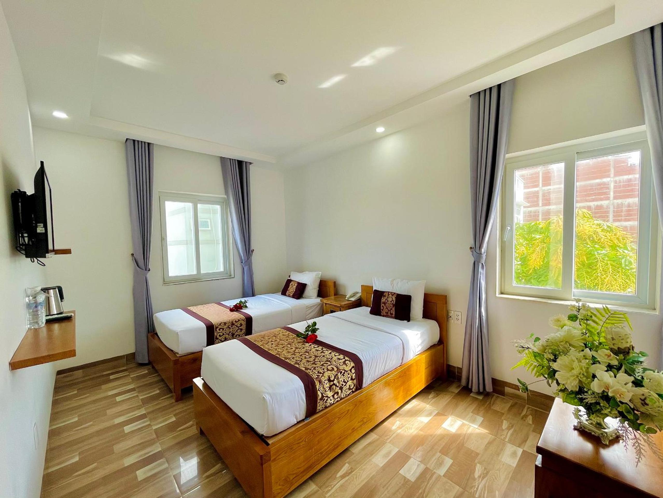 Twin Room - Photo 3