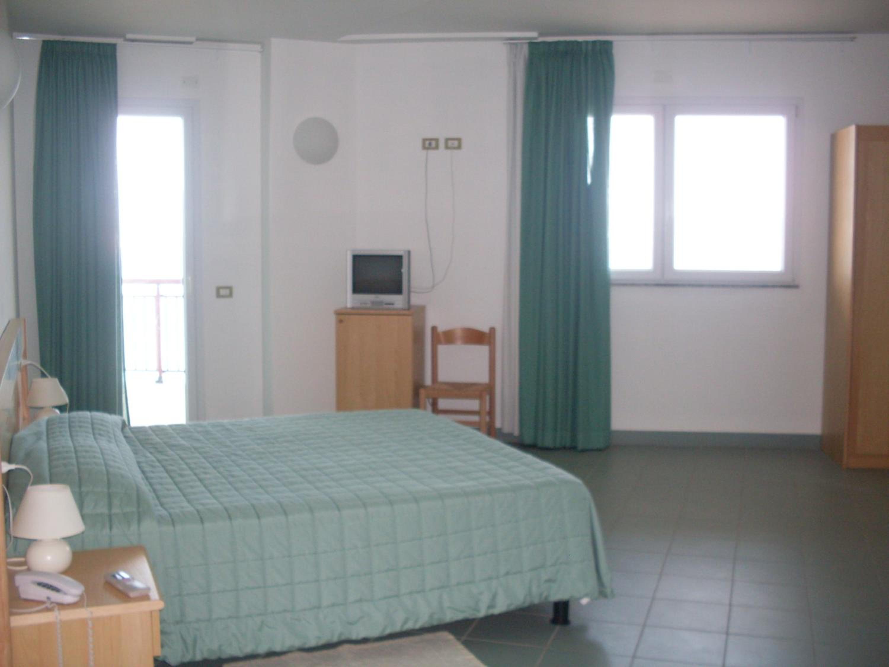 Single Room with Balcony photo 2
