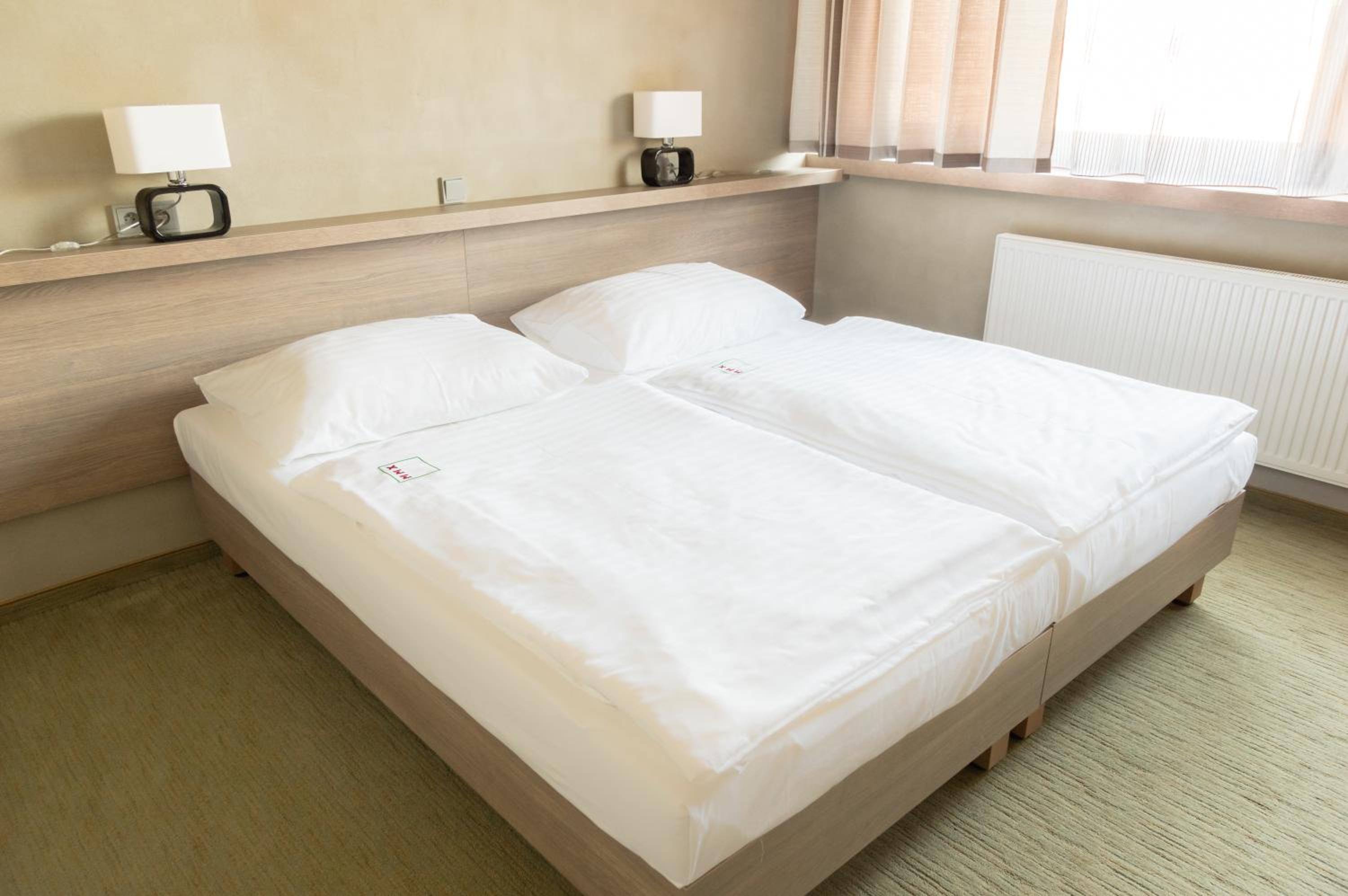 Double or Twin Room - Photo 3