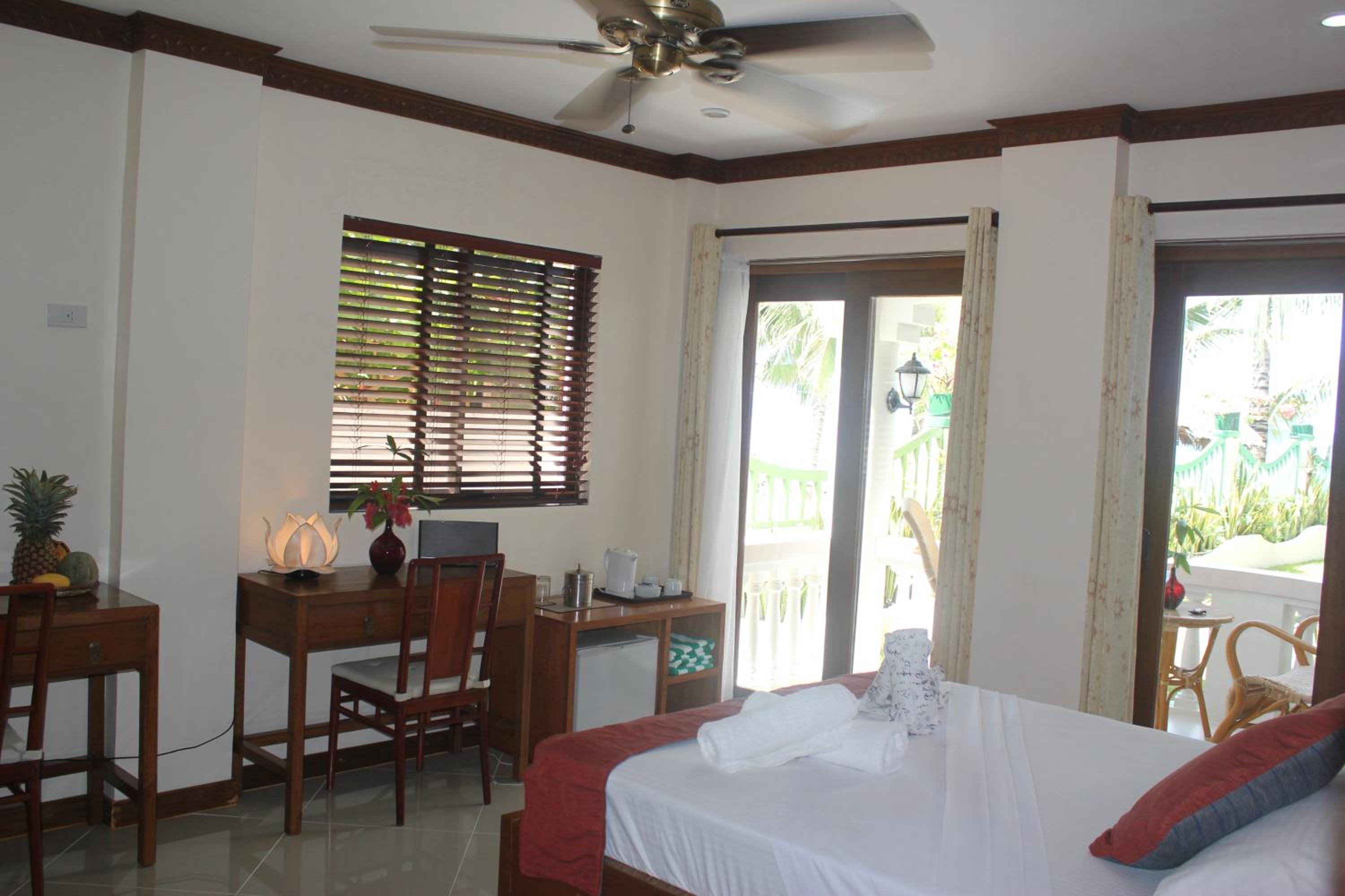 Double Room with Balcony and Sea View photo 3