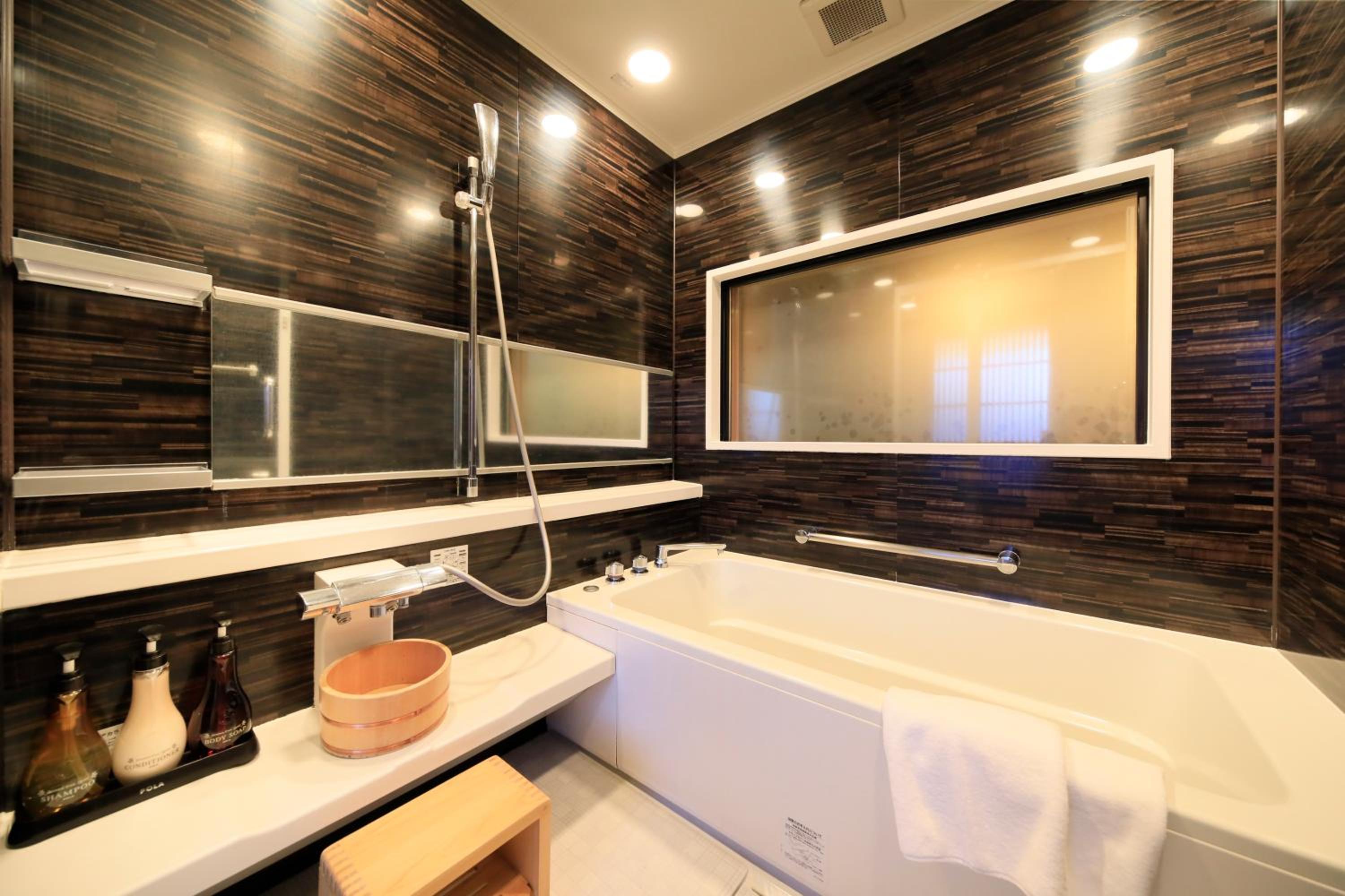 Premier Suite with Open-Air Bath photo 2