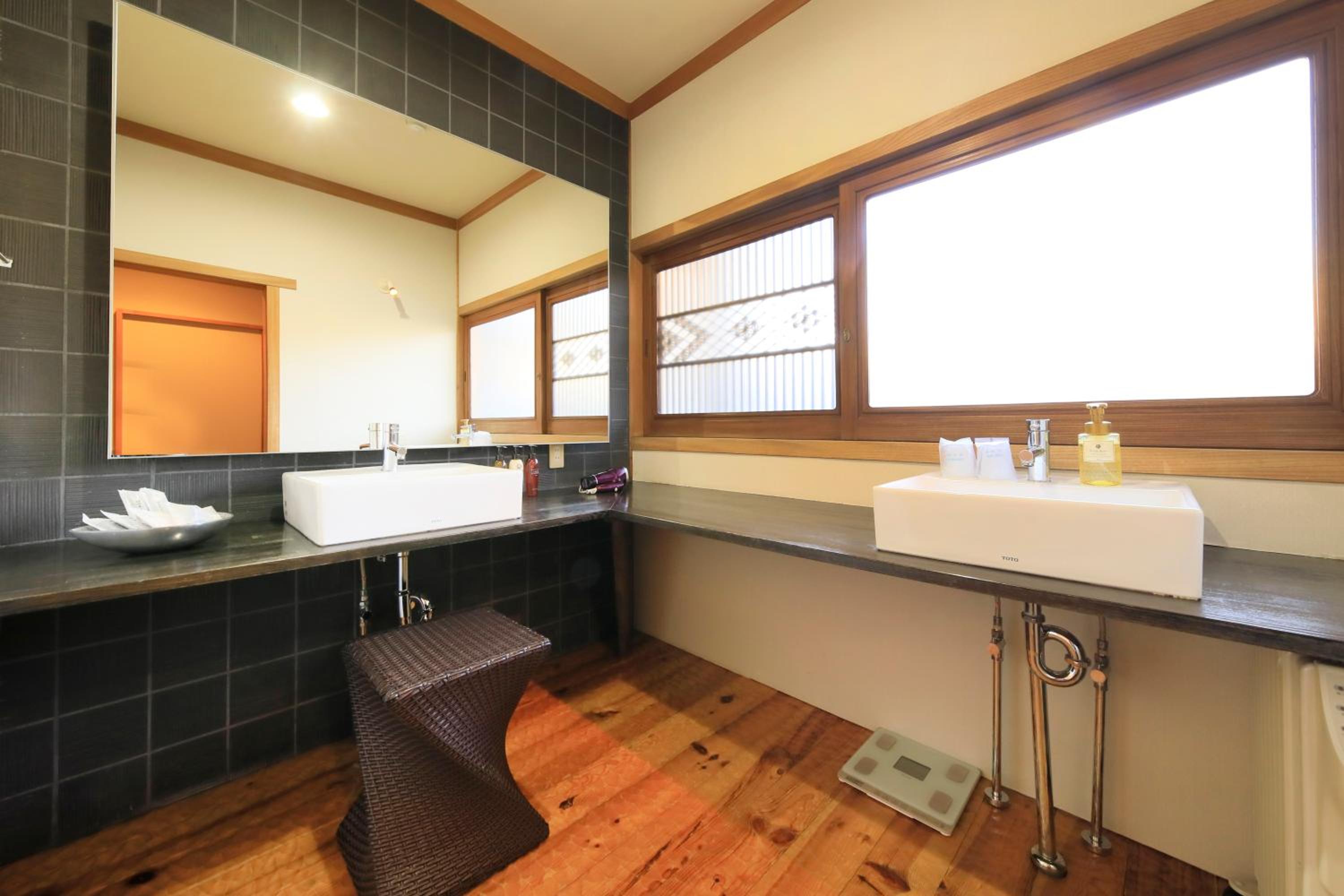 Premier Suite with Open-Air Bath photo 3