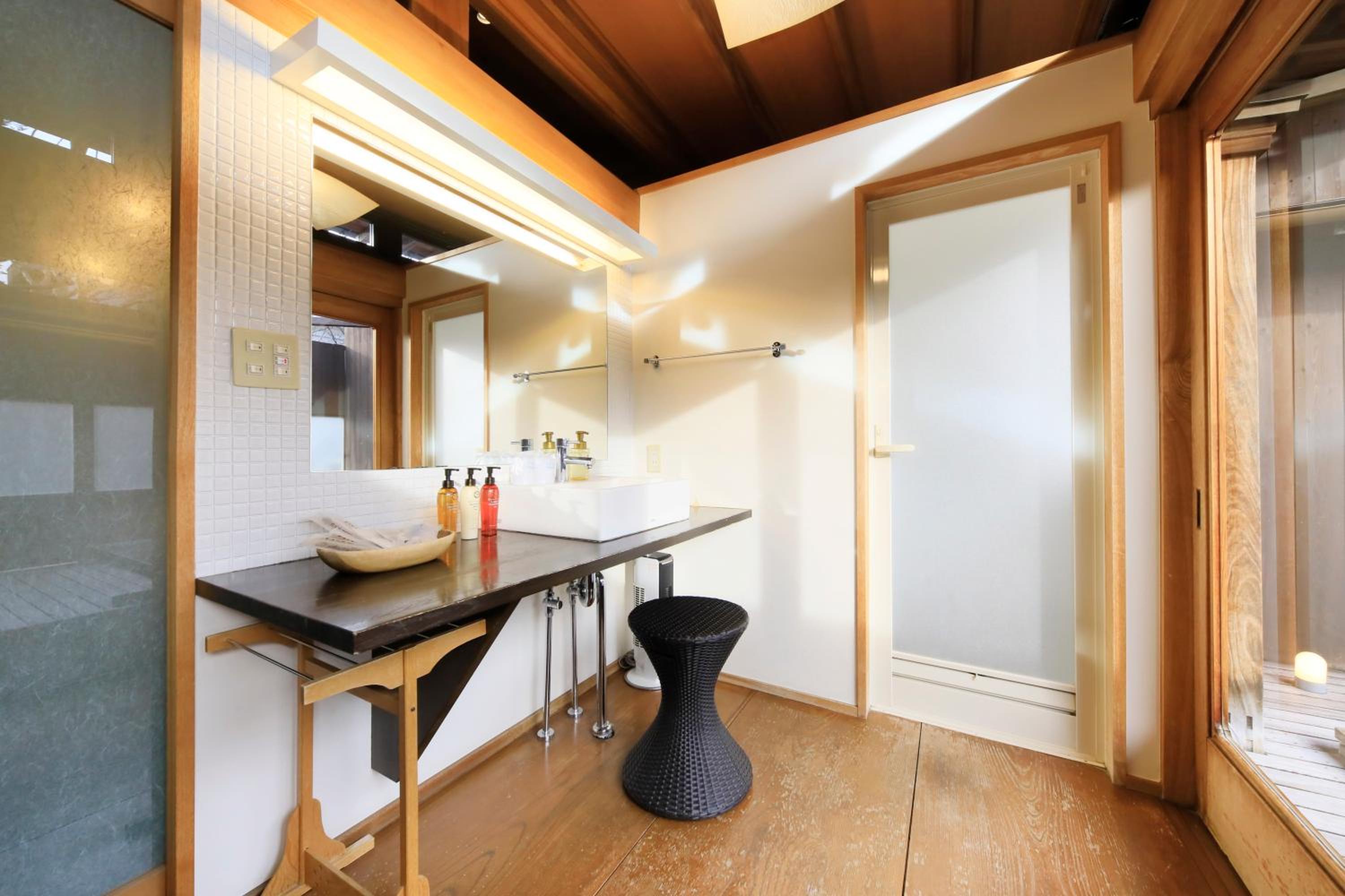 Executive Japanese Suite with Open-Air Bath photo 3