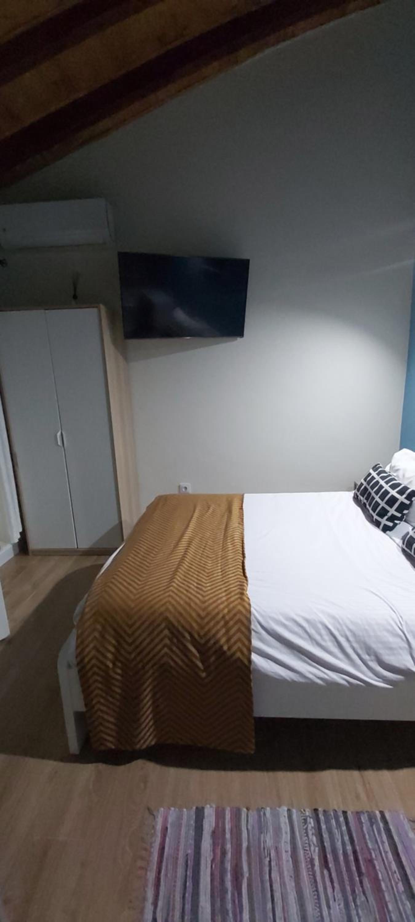 Standard Double Room - Photo 30