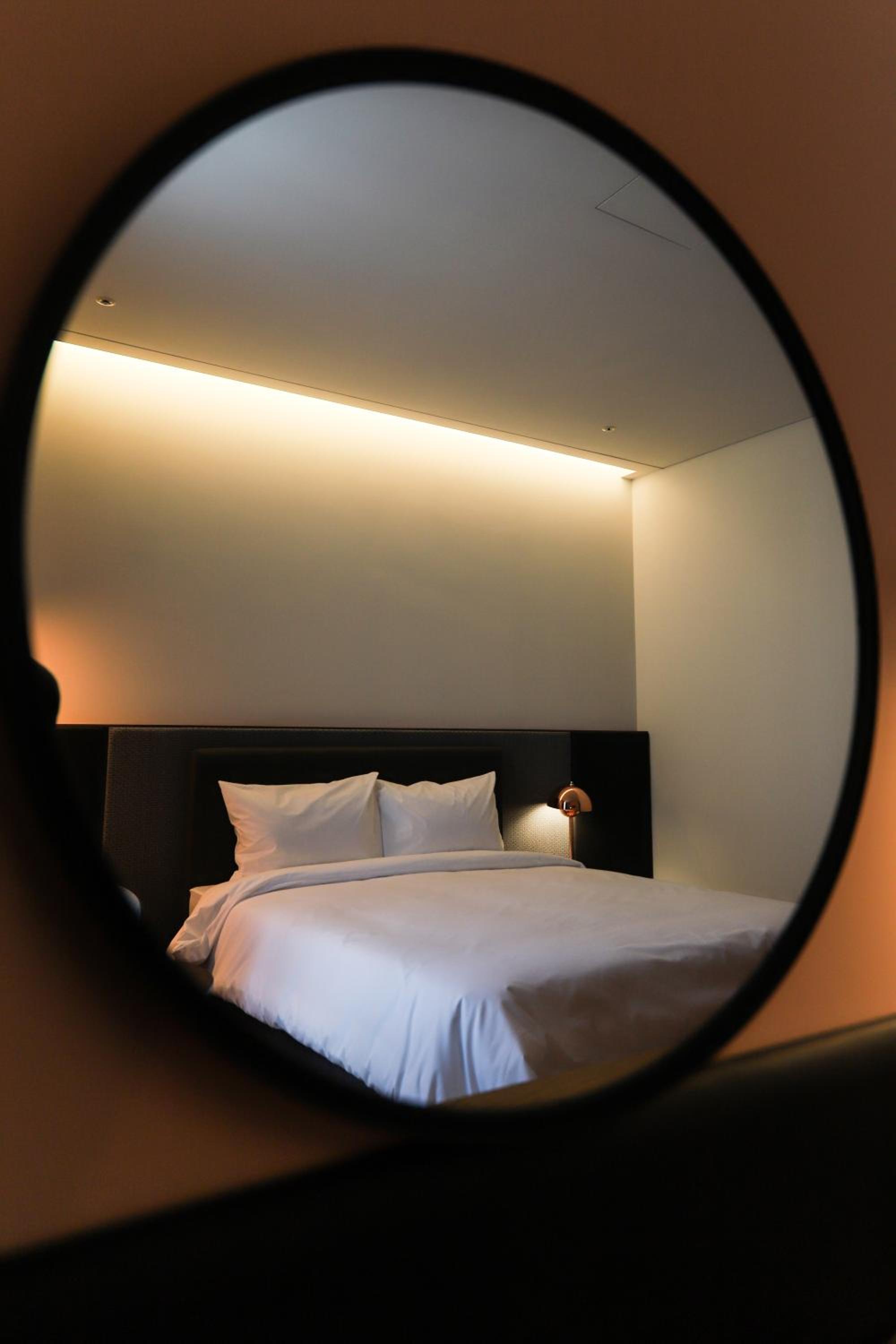 Double Room with Private Bathroom - Photo 10
