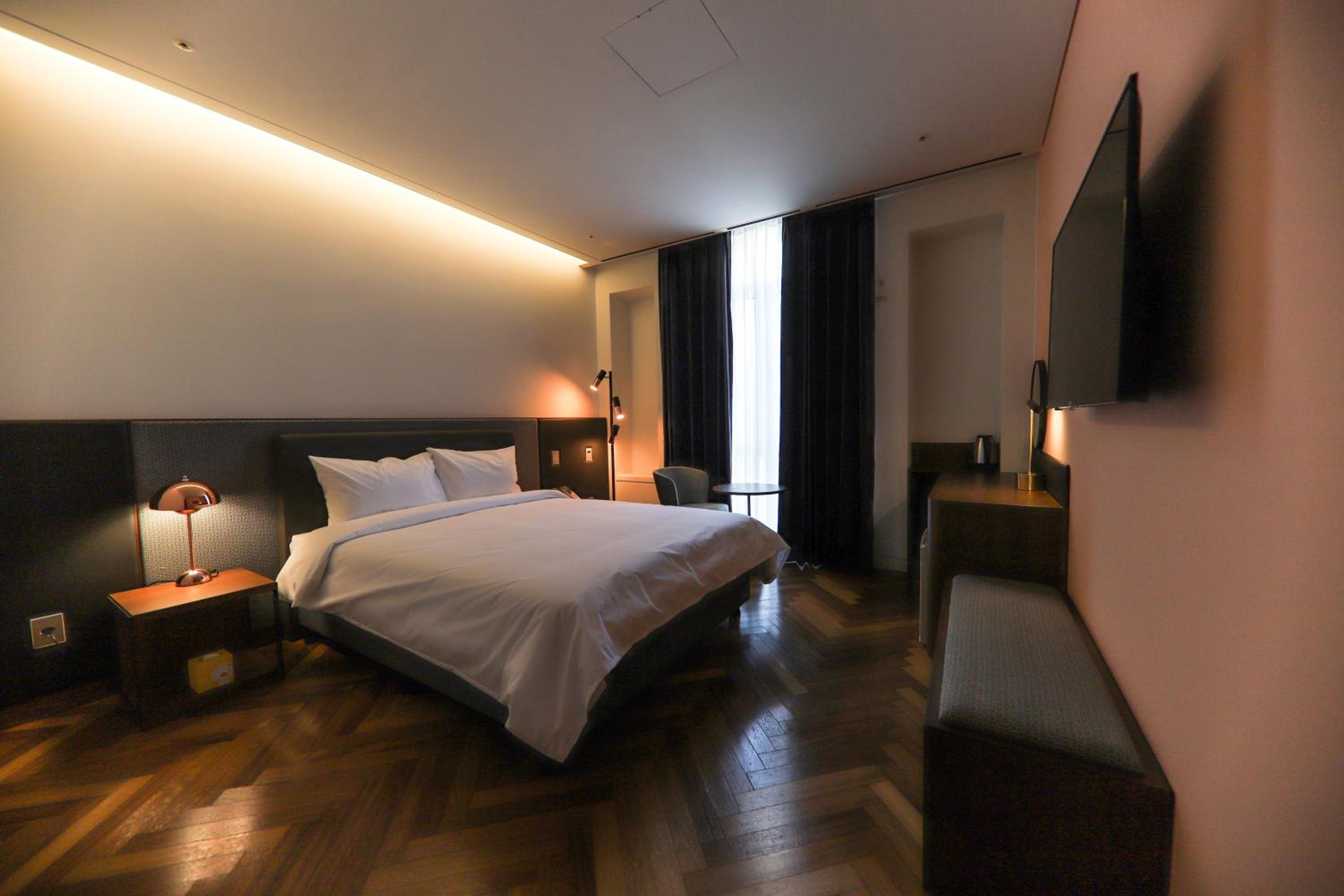 Double Room with Private Bathroom - Photo 19