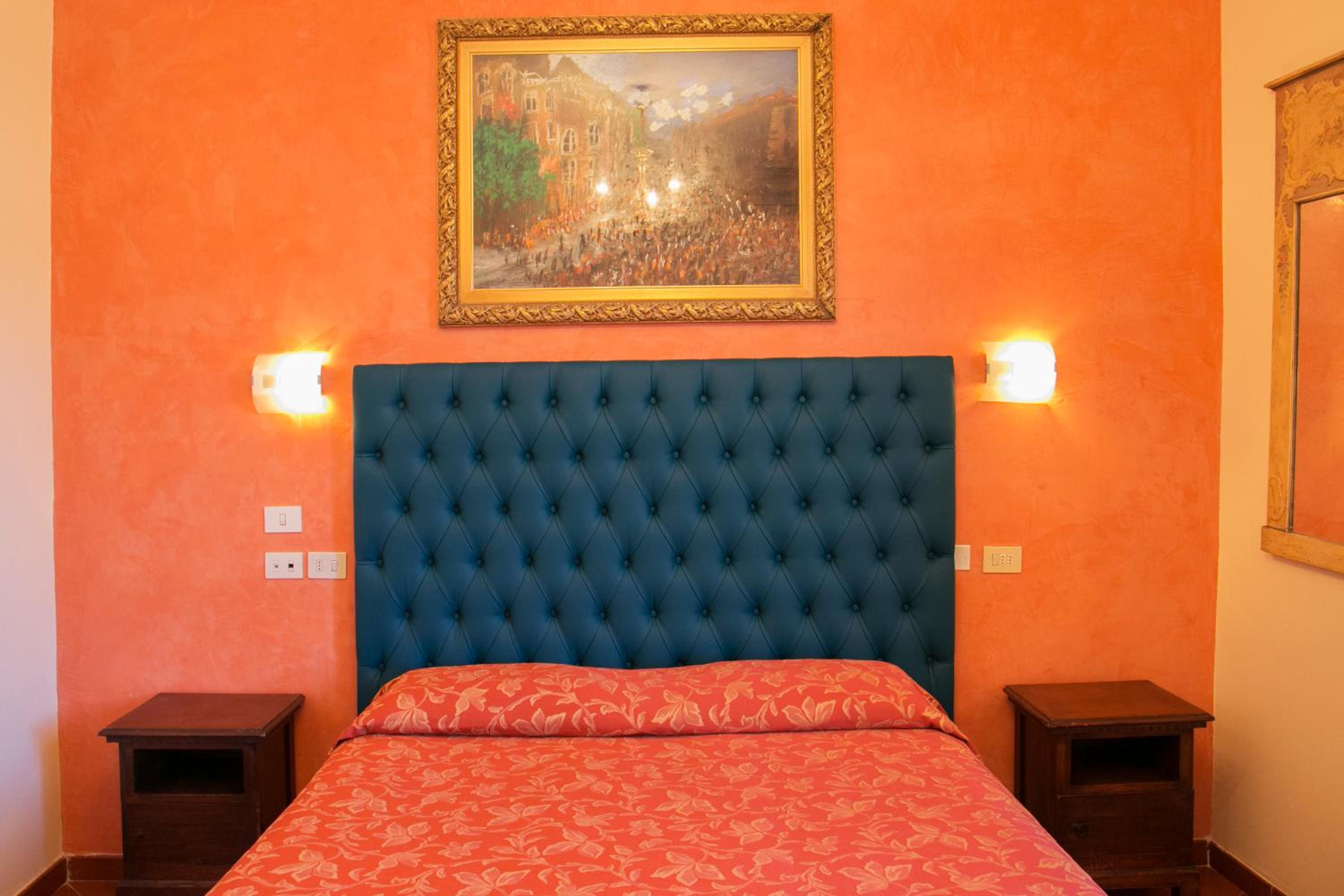 Double Room with Private Bathroom photo 2