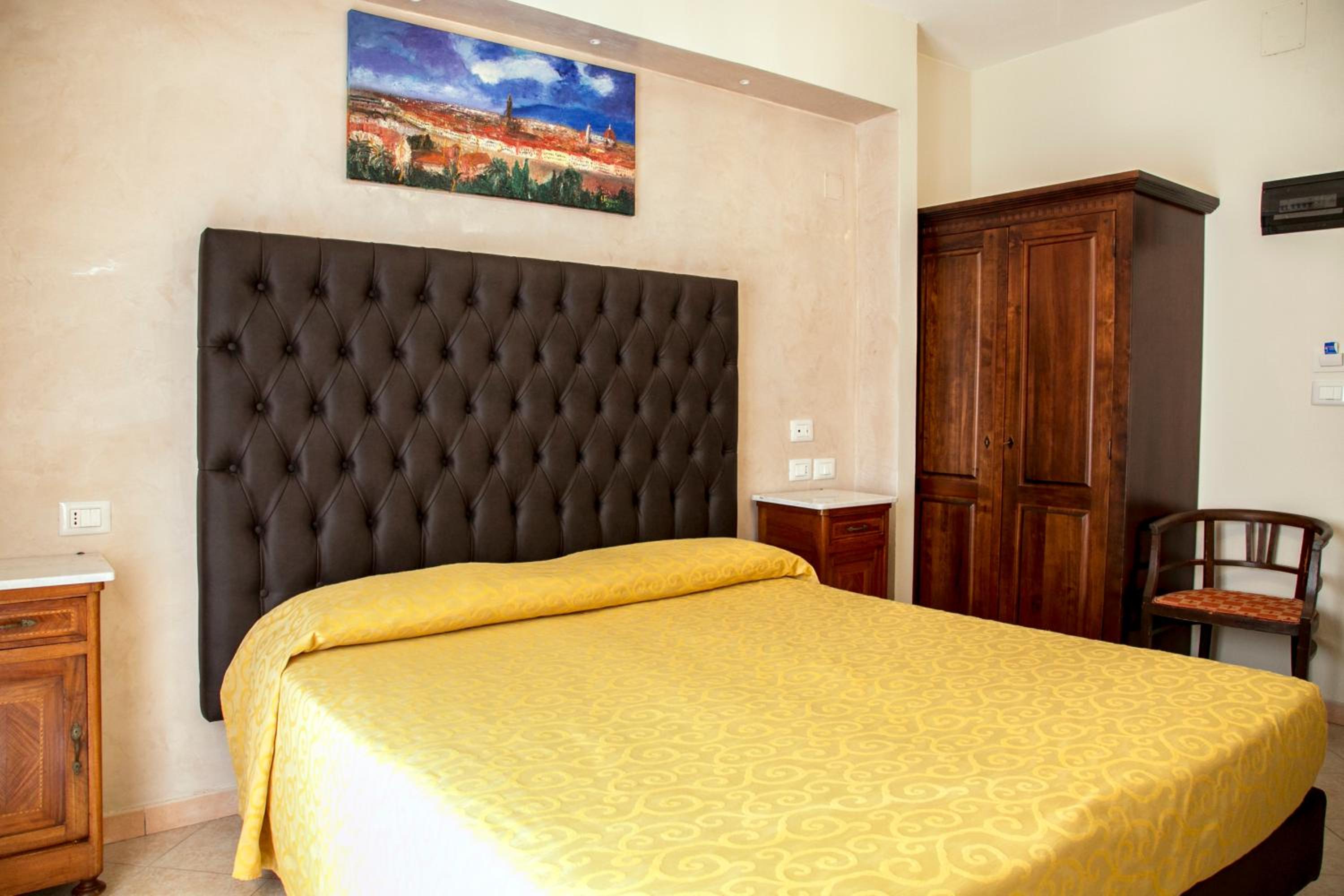 Single Room With Private Bathroom photo 1