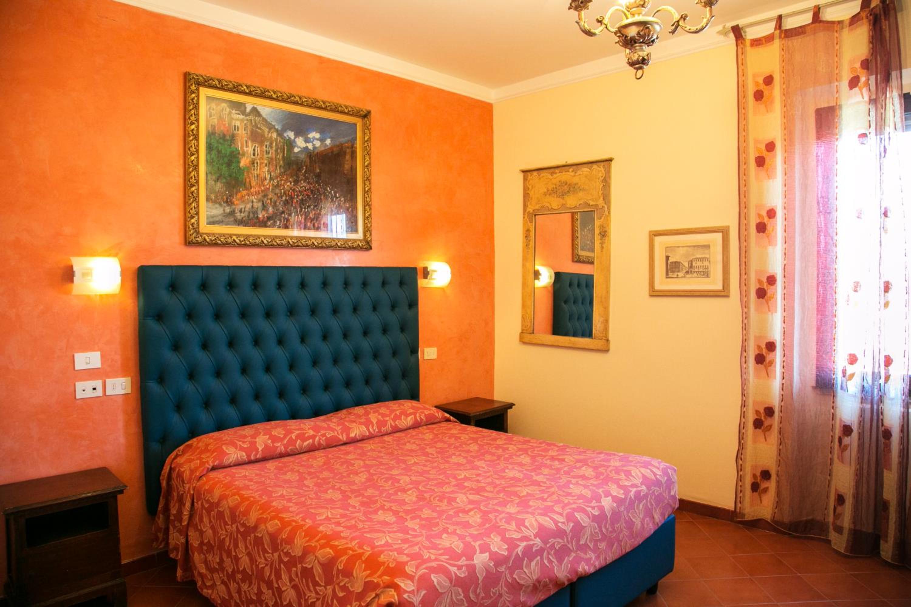 Double Room with Private Bathroom photo 3