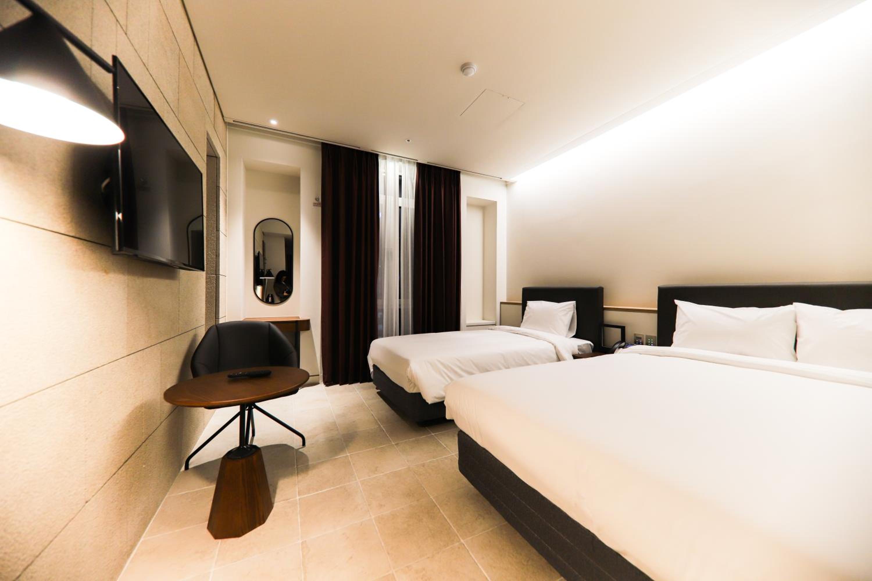 Standard Triple Room - Photo 5