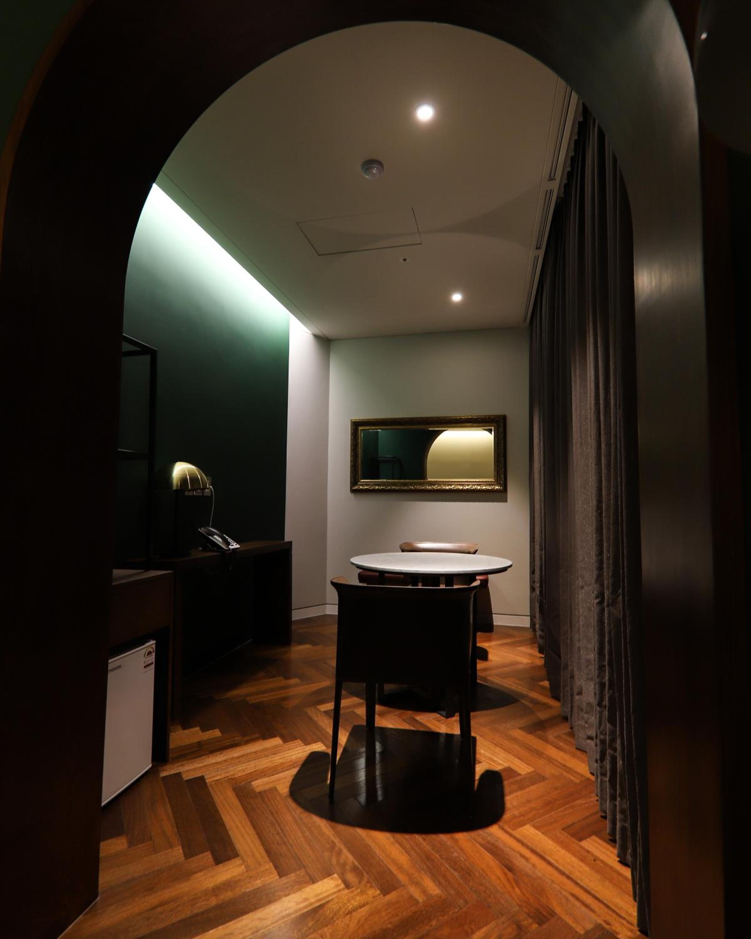 Queen Suite - Photo 6