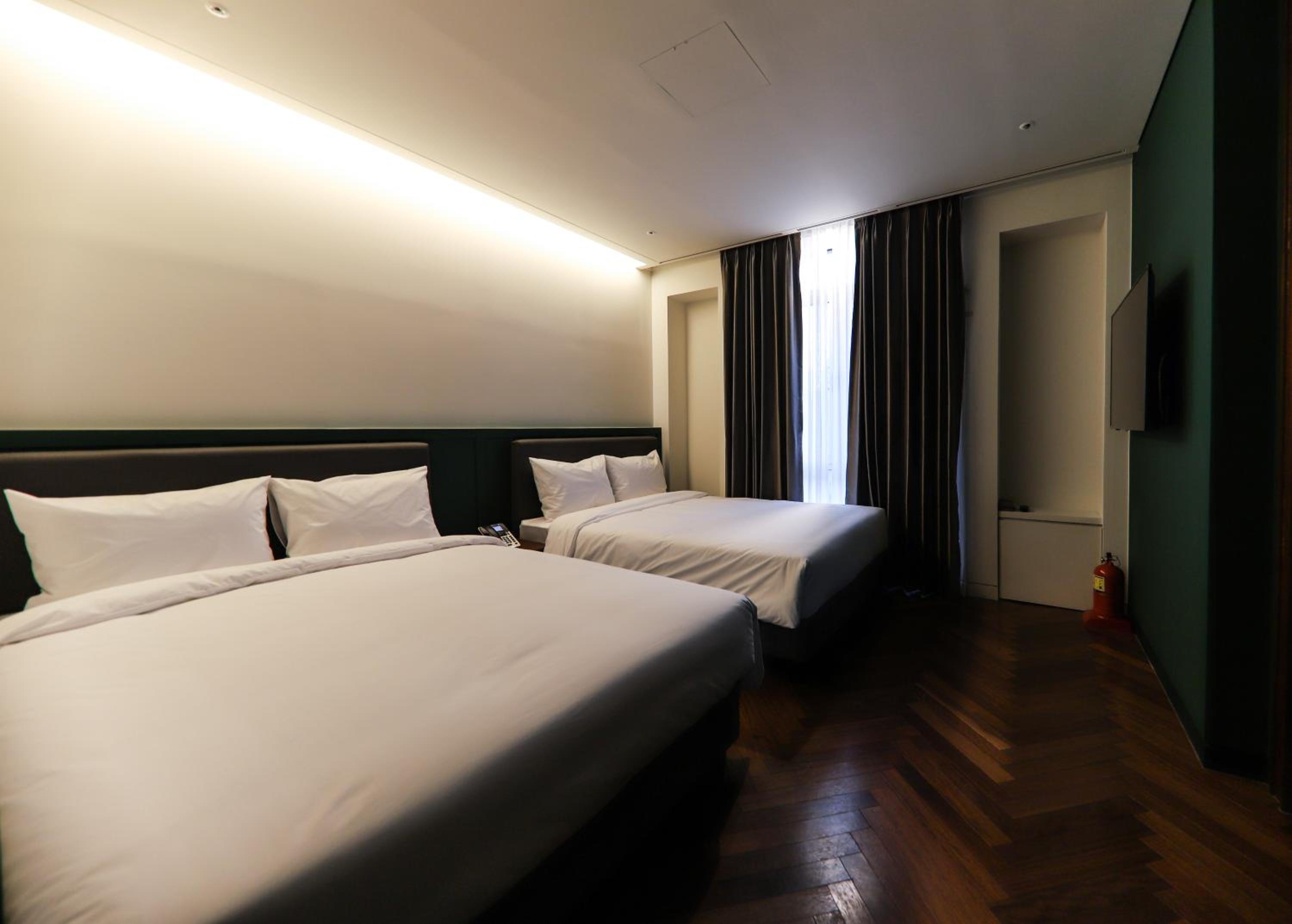 Suite with Terrace - Photo 6