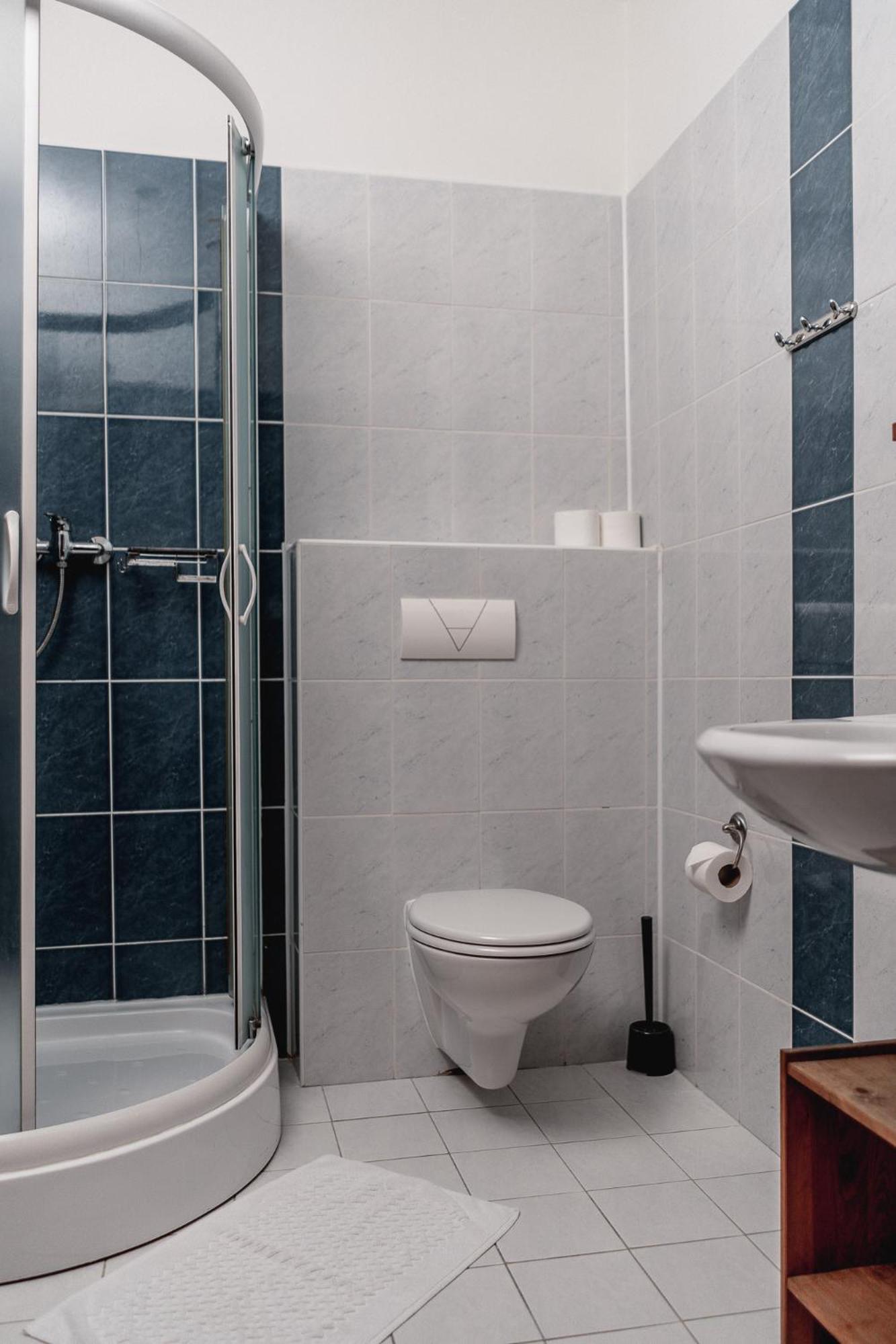 Double Room with Private Bathroom photo 3