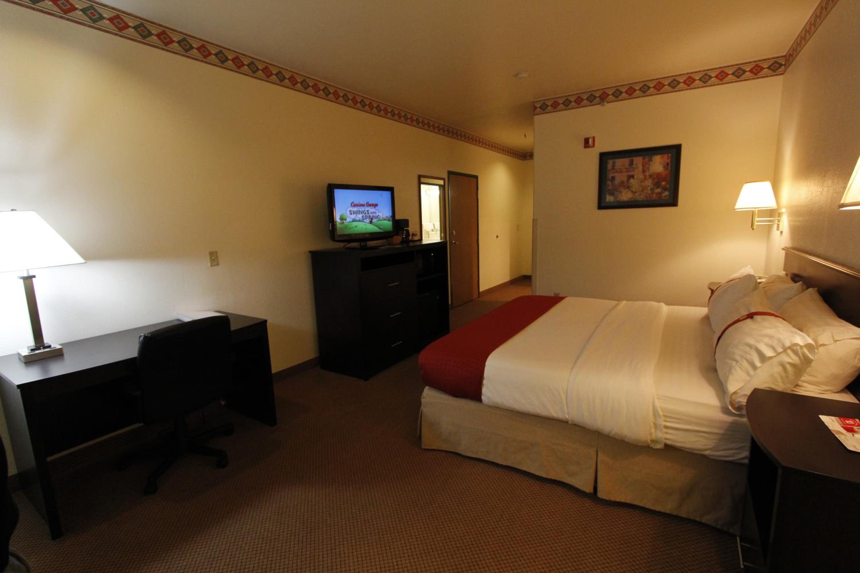 King Room- Non-Smoking - Photo 4