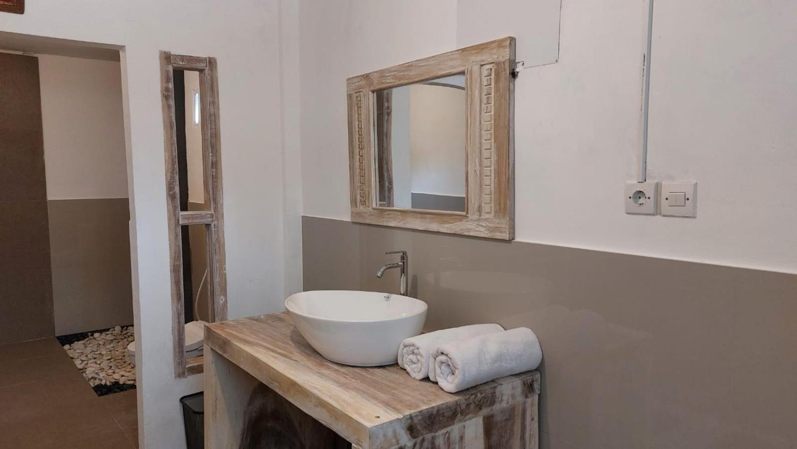 Double or Twin Room with Garden View - Photo 8