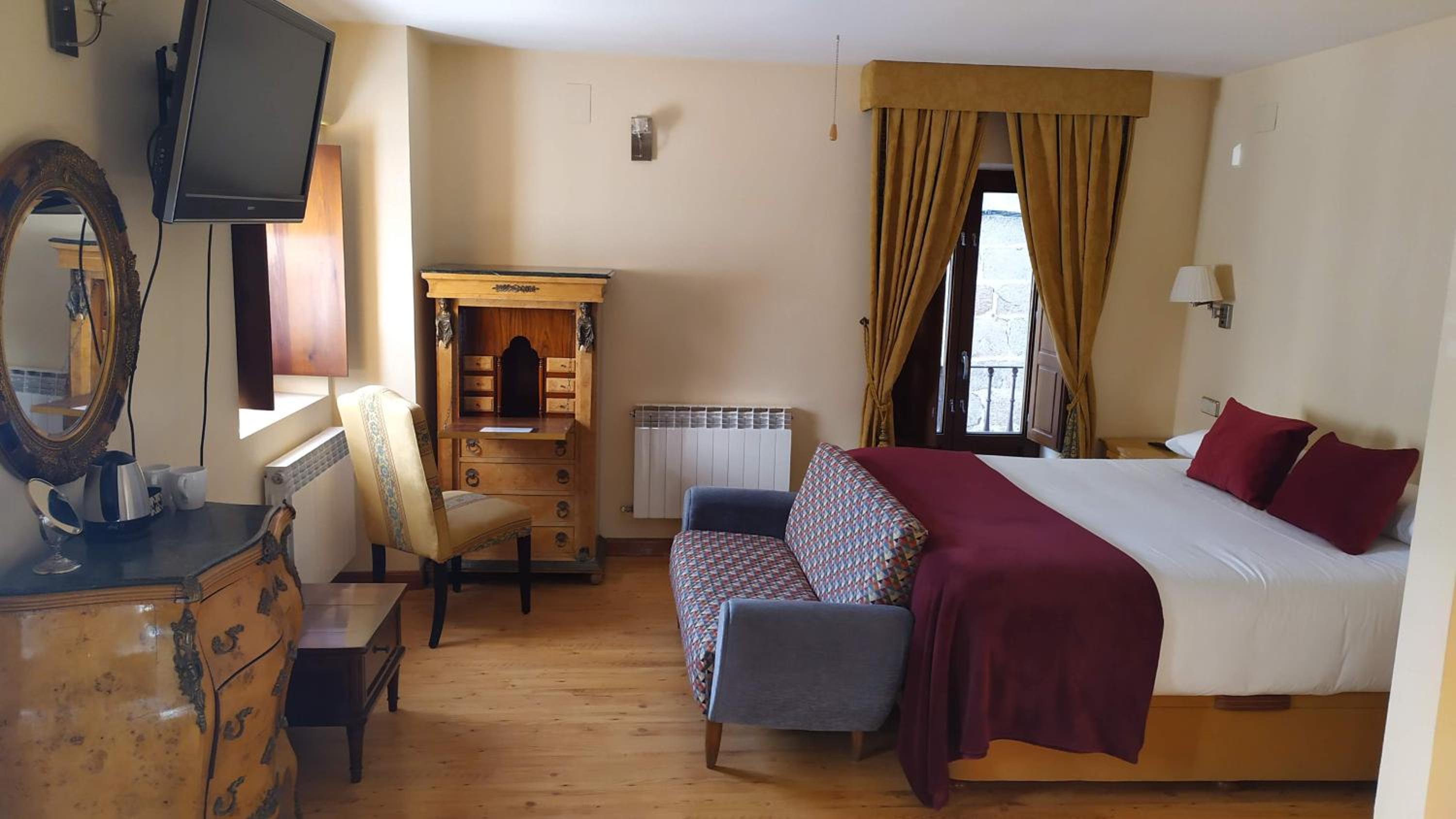 Deluxe Queen Room photo 2