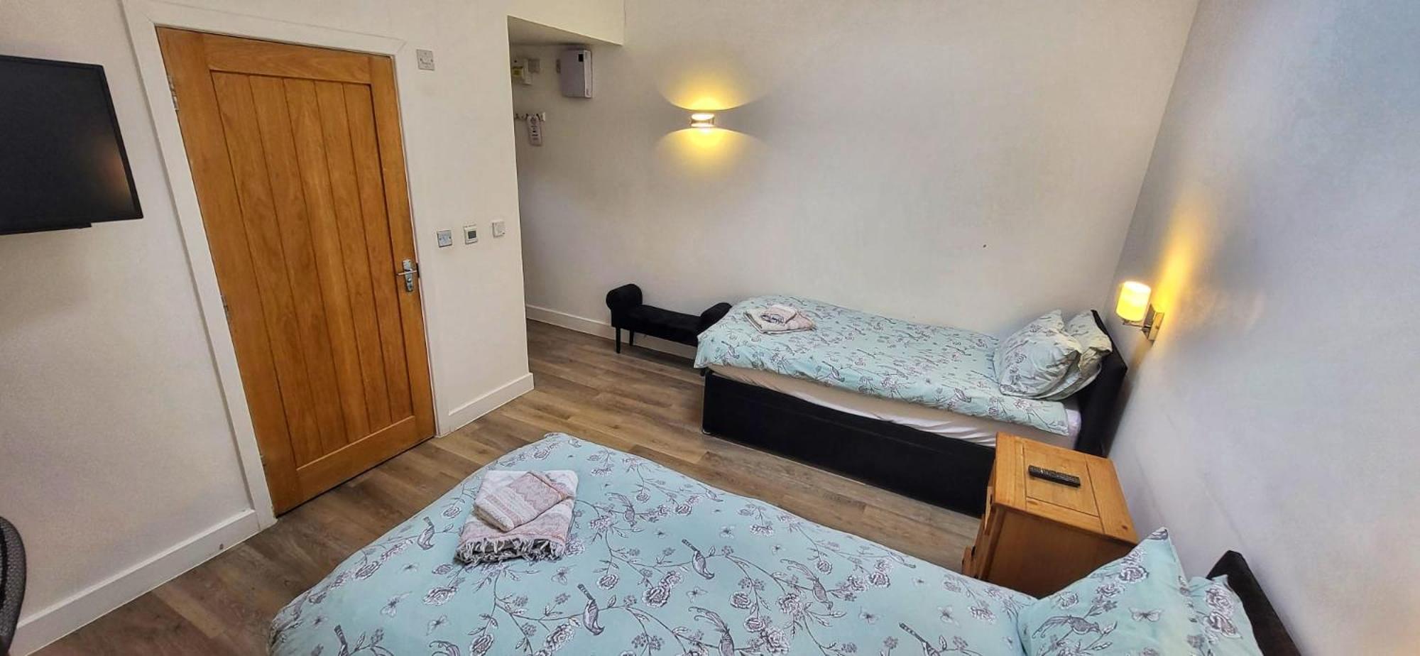 Double or Twin Room photo 2