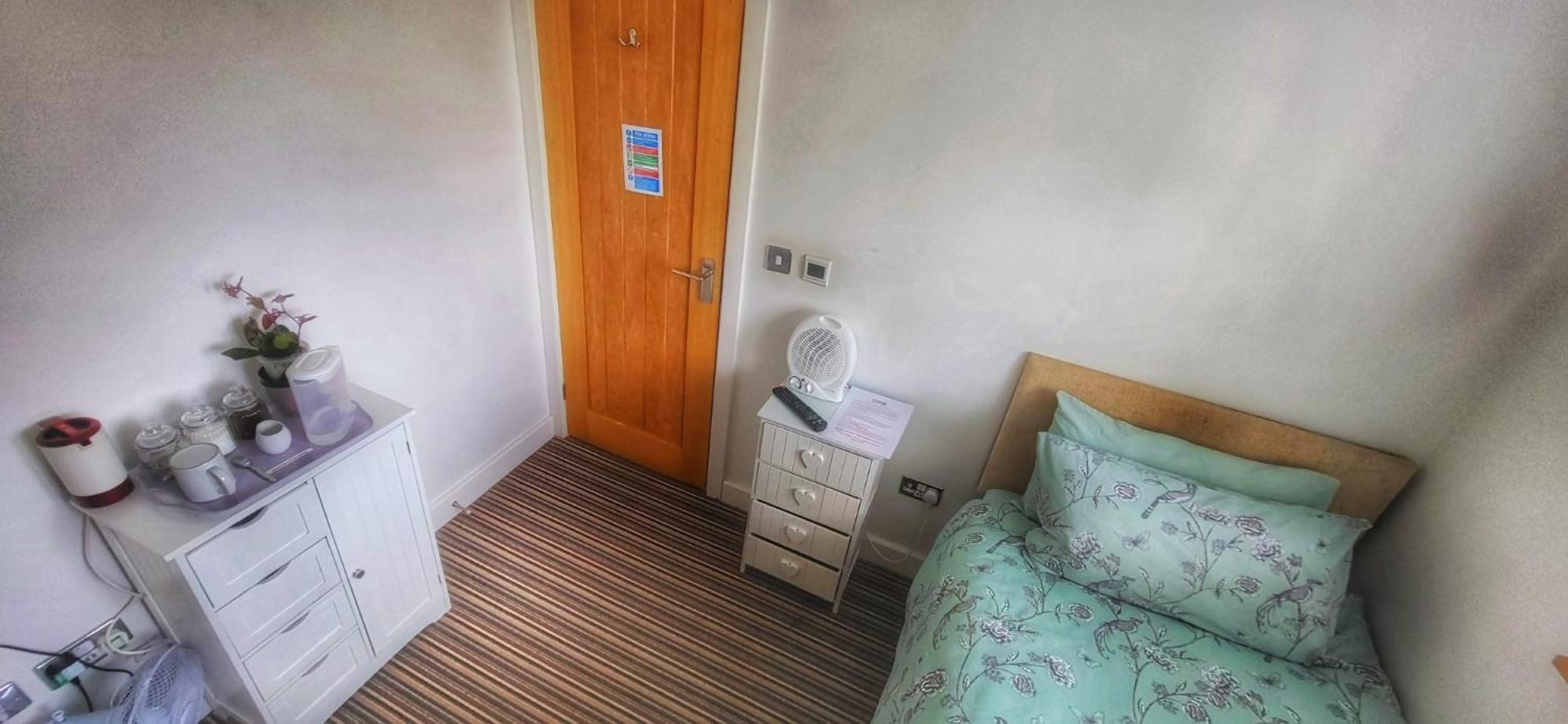 Single Room with Shower photo 2