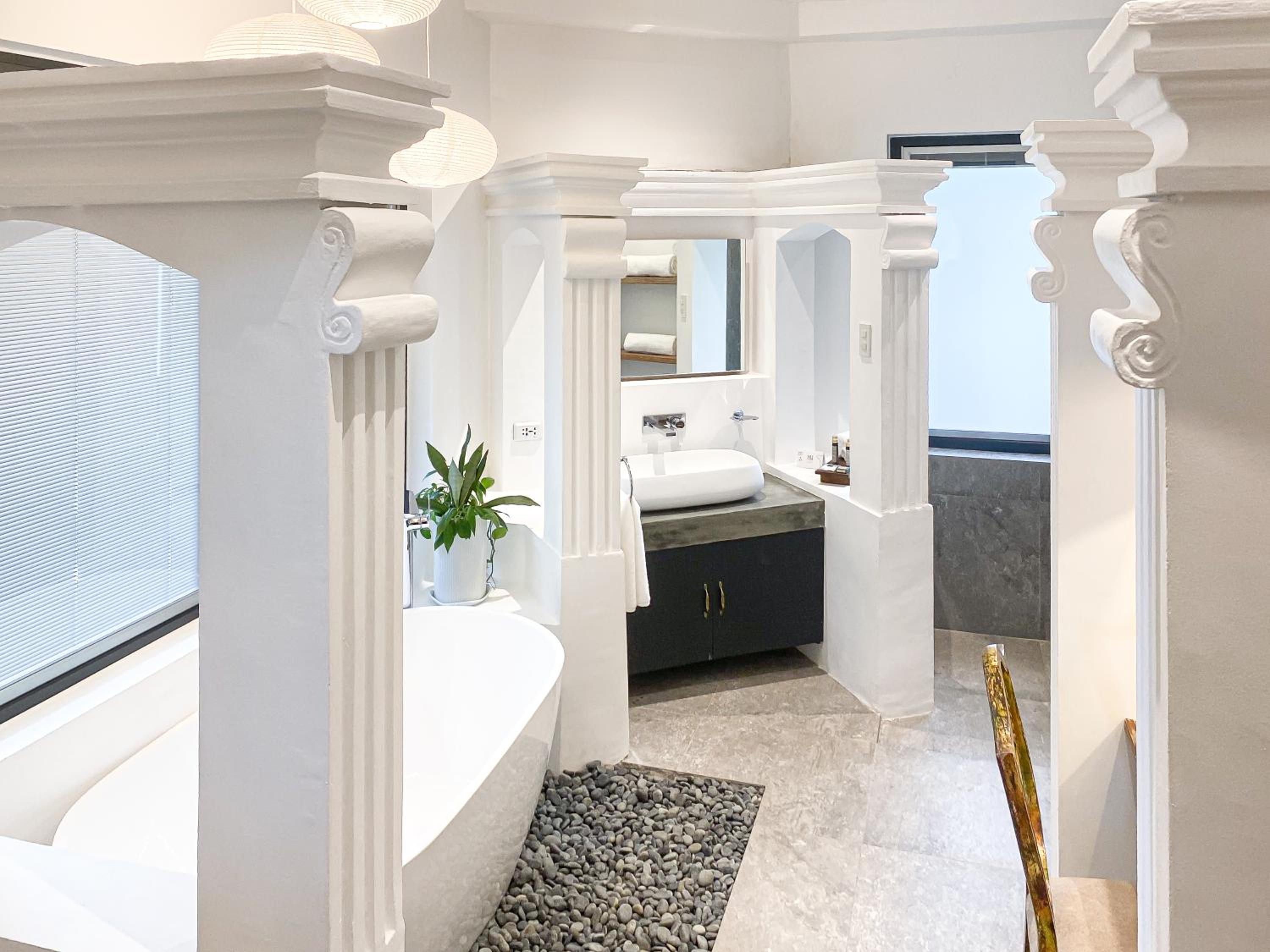 Two-Bedroom Suite - Photo 11