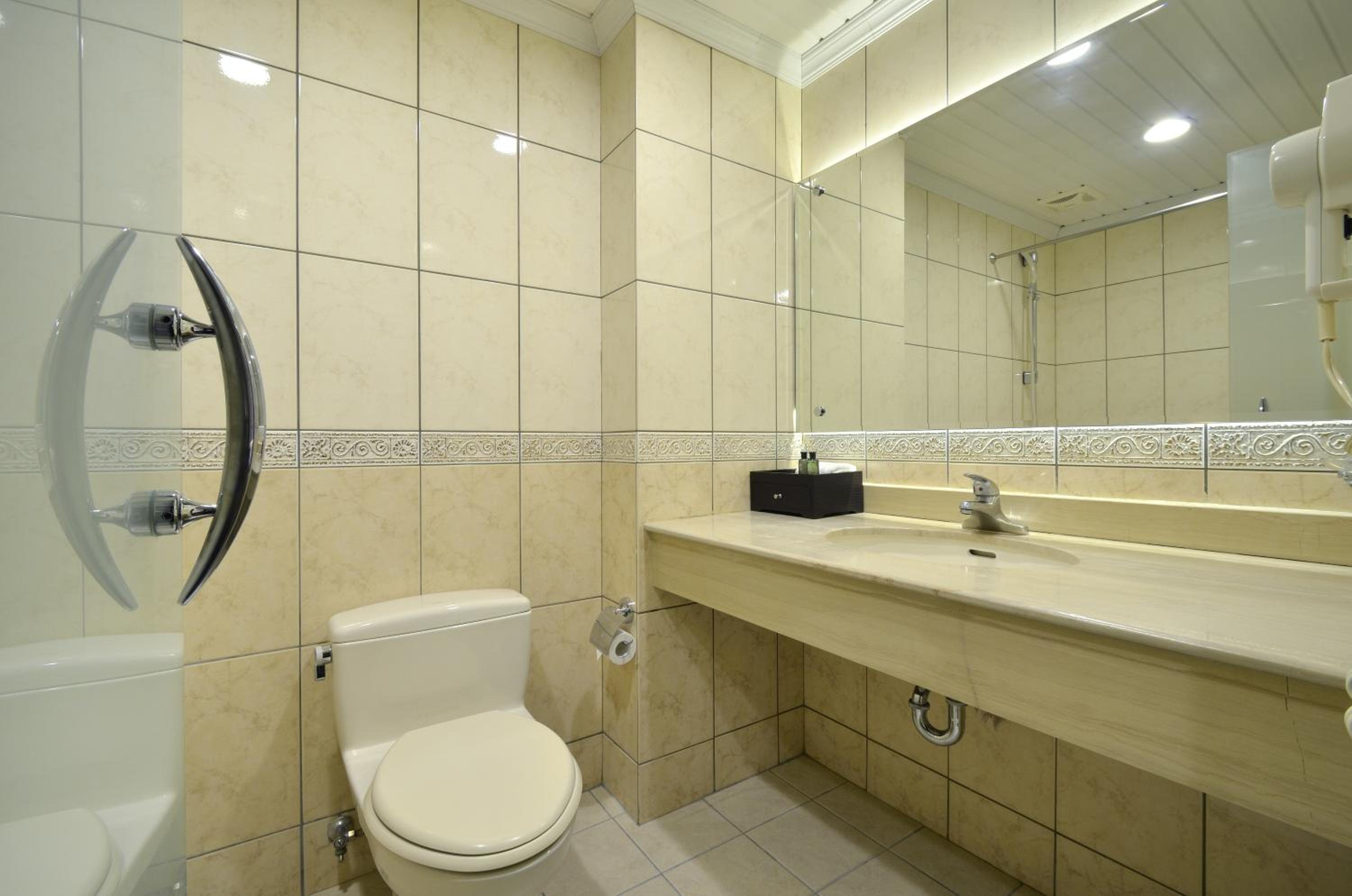Exquisite Double Room with Window photo 2