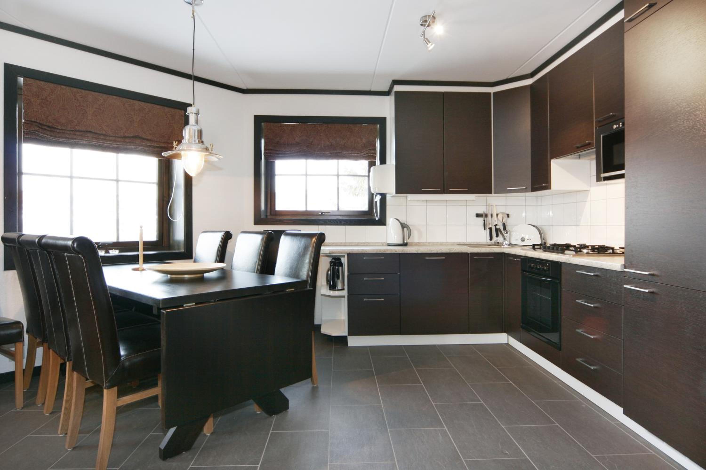 Three-Bedroom Apartment (8 Adults) - Photo 7