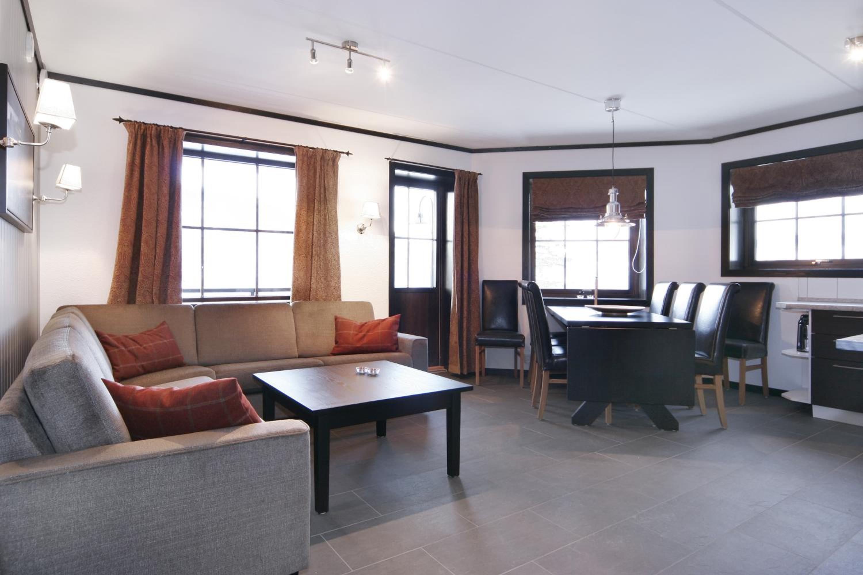 Three-Bedroom Apartment (8 Adults) - Photo 5