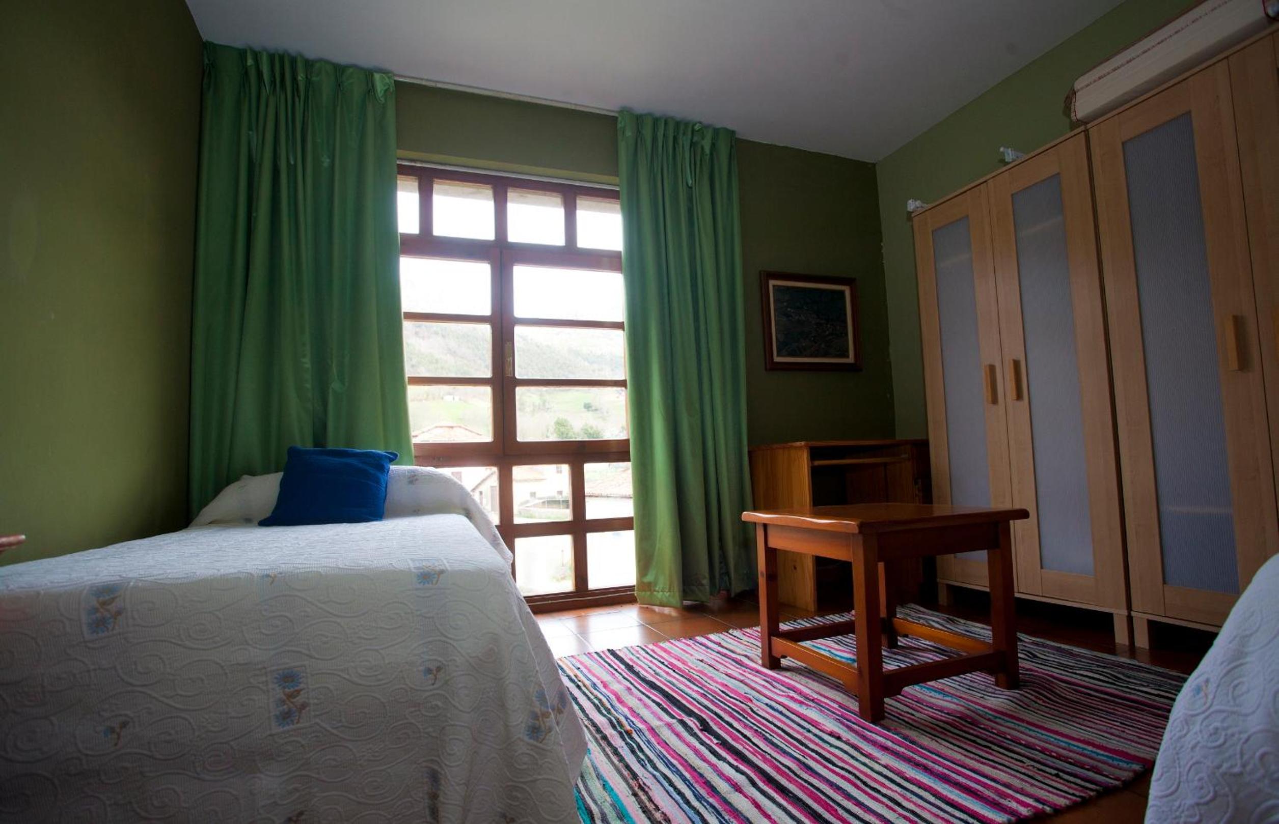 Three-Bedroom House photo 2