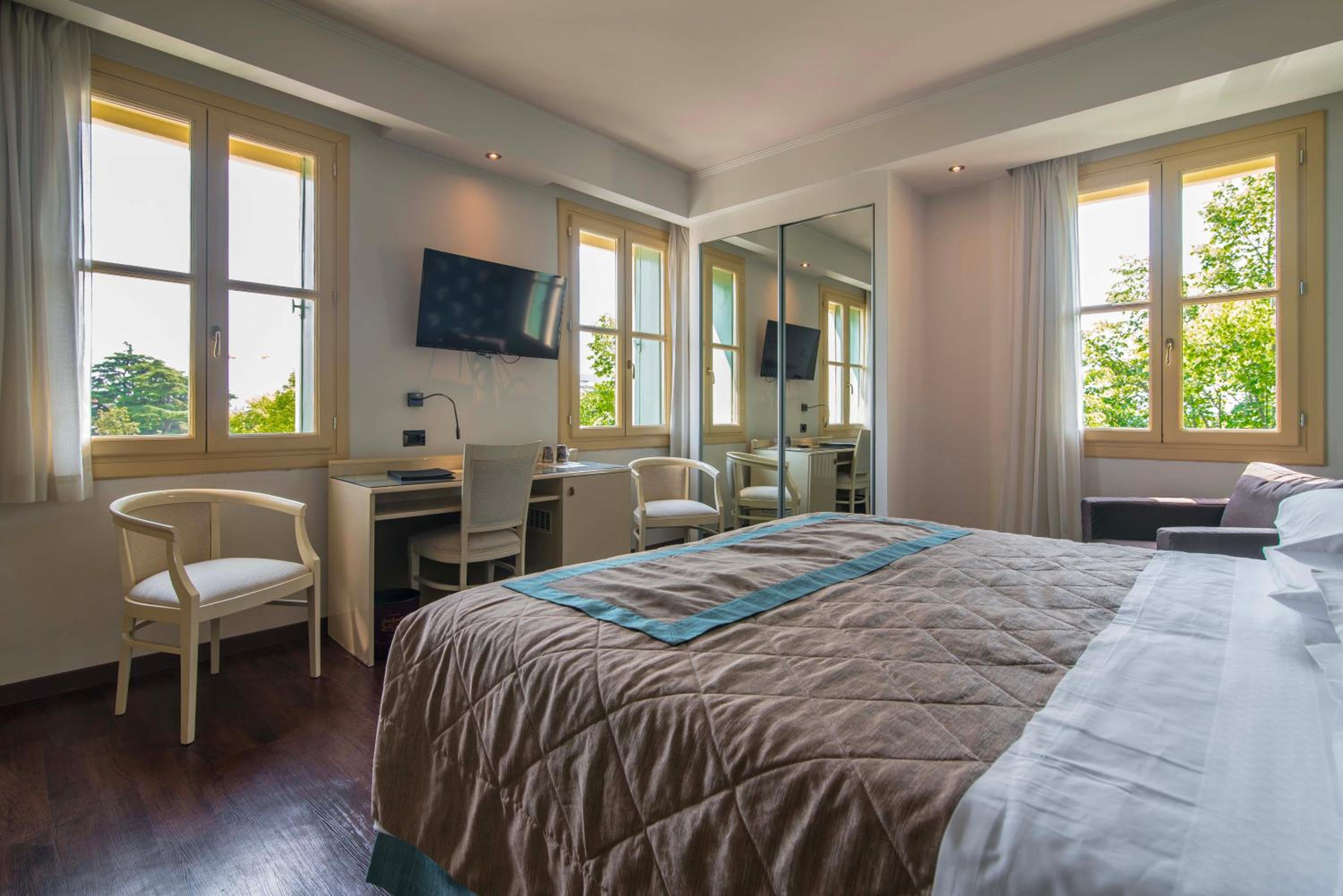Superior Double Room - Photo 11