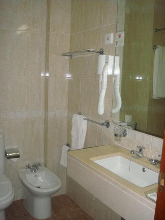 Standard Twin Room - Photo 2