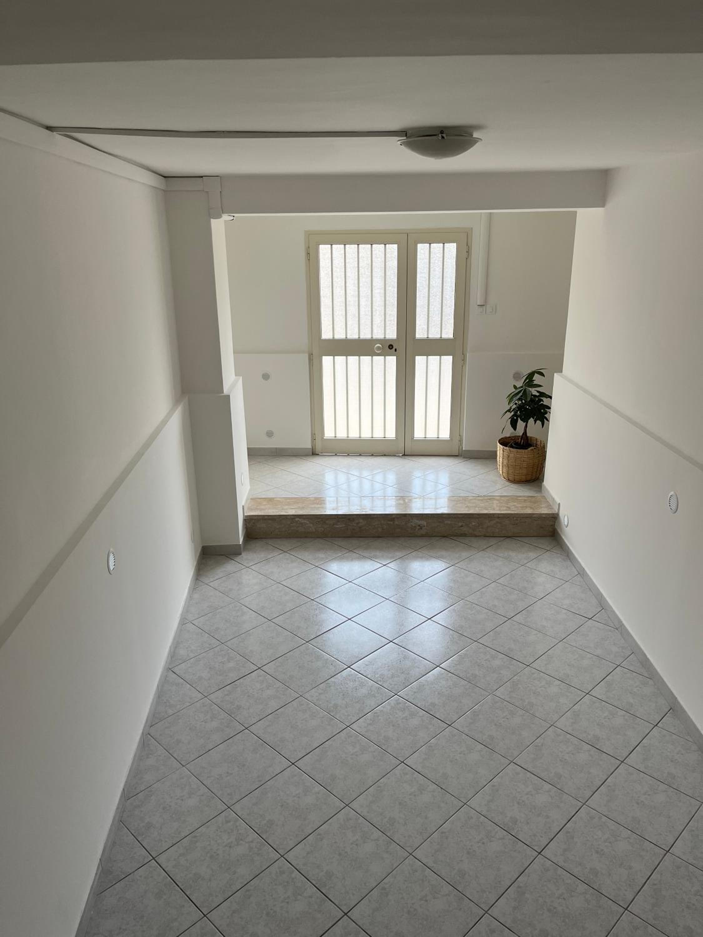 Double Room with Private External Bathroom photo 2