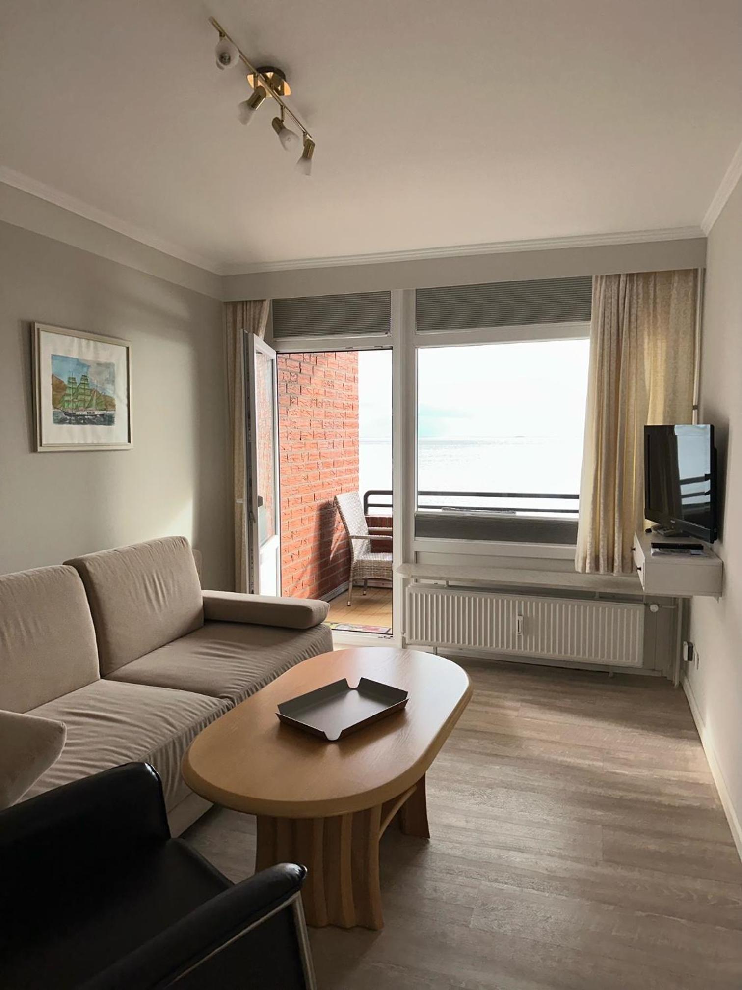 One-Bedroom Apartment with Sea View photo 1