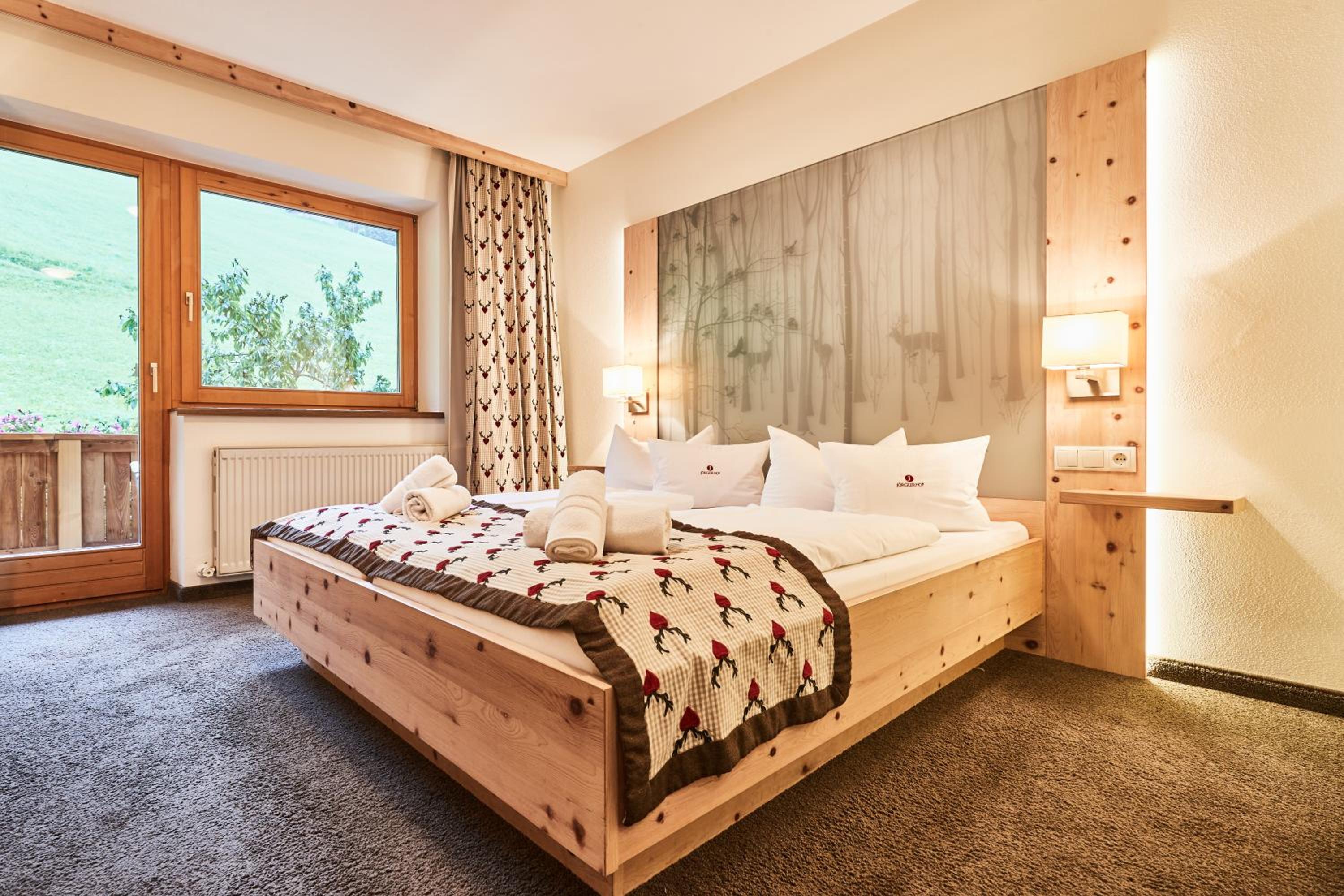 Deluxe Double Room with Balcony photo 1