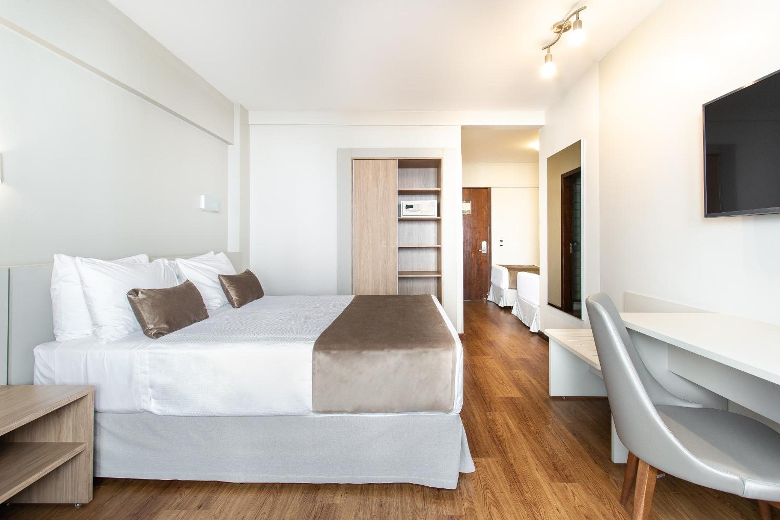 Superior Quadruple Room - Photo 1