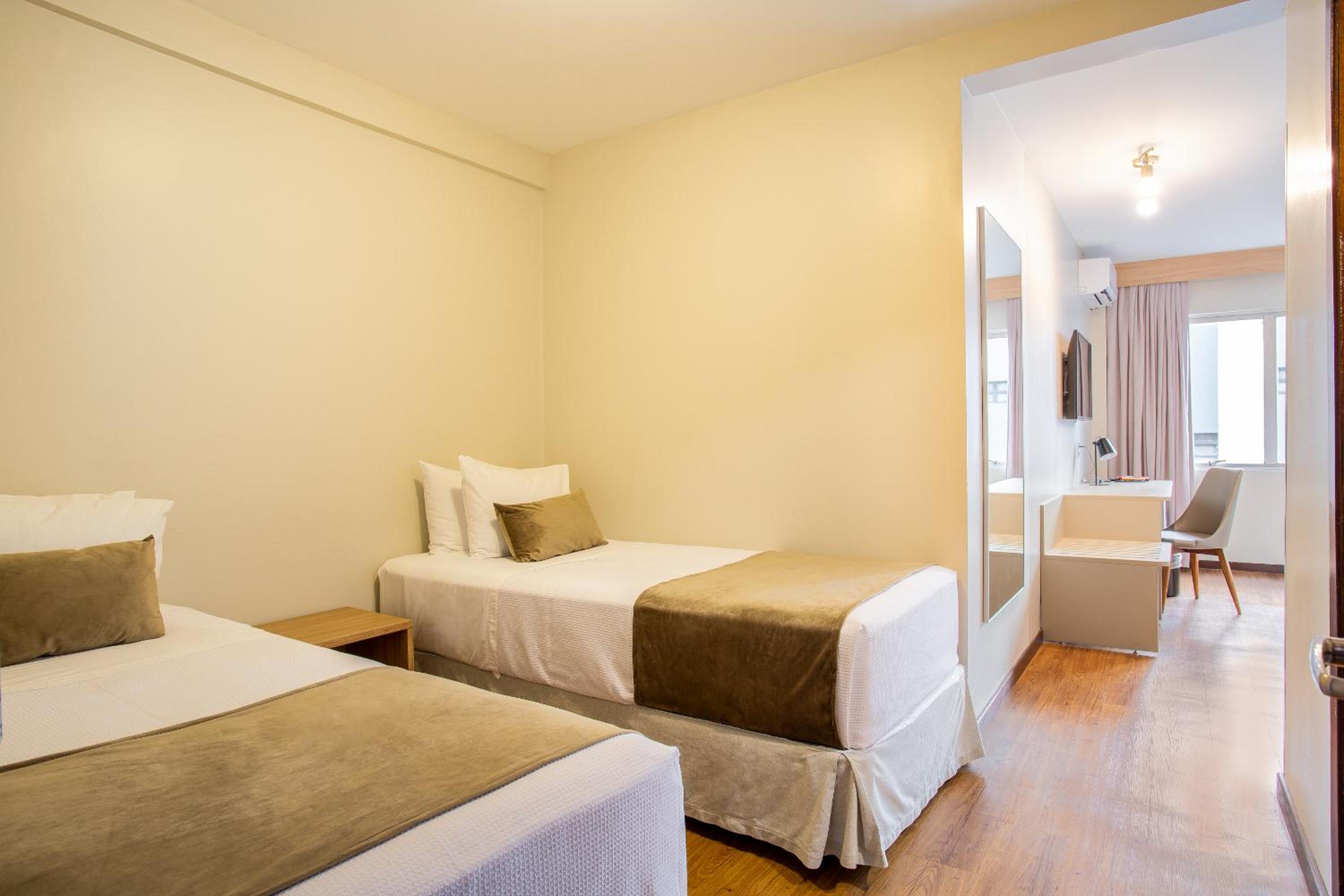 Superior Quadruple Room - Photo 3