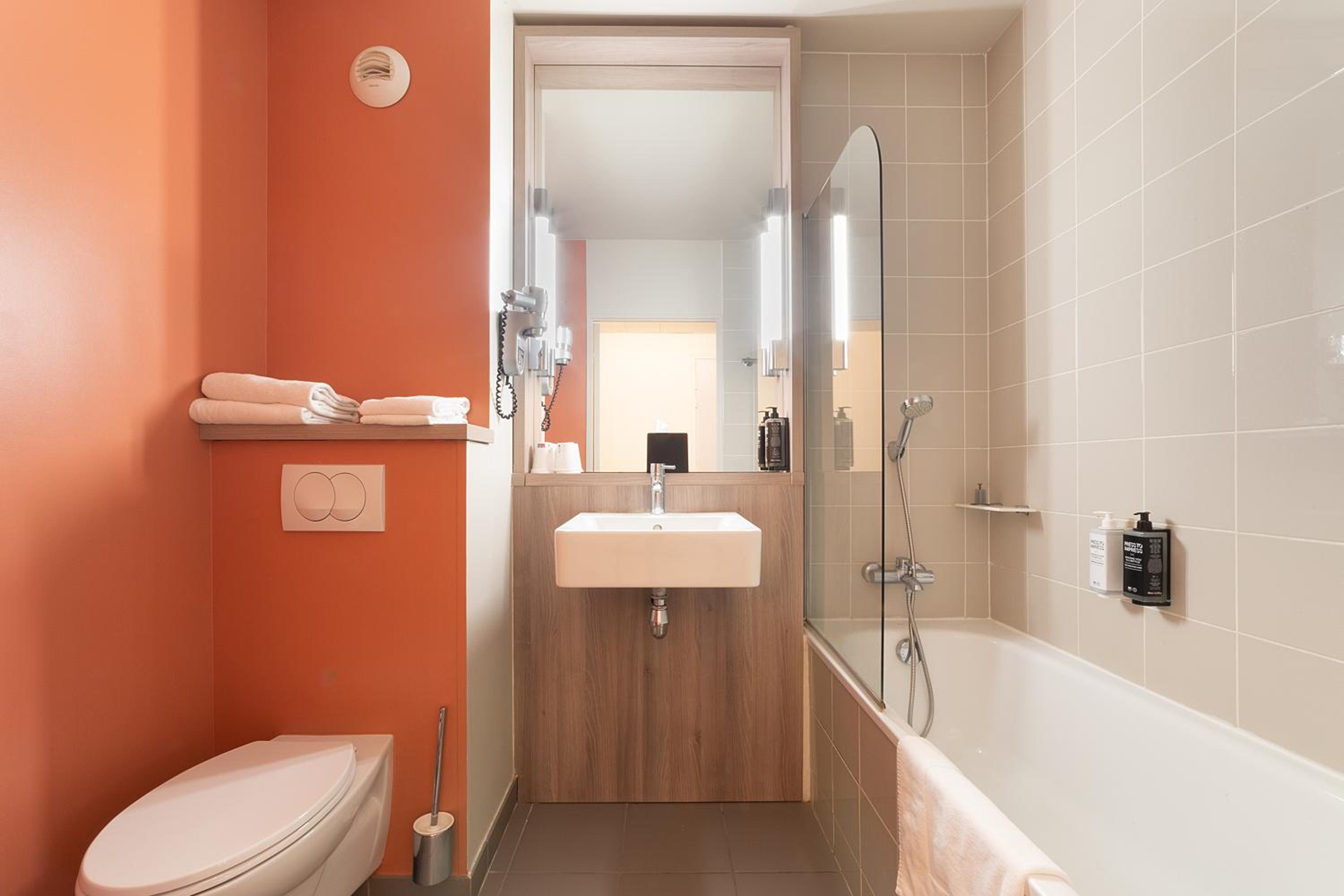 Standard Double Room - Photo 2