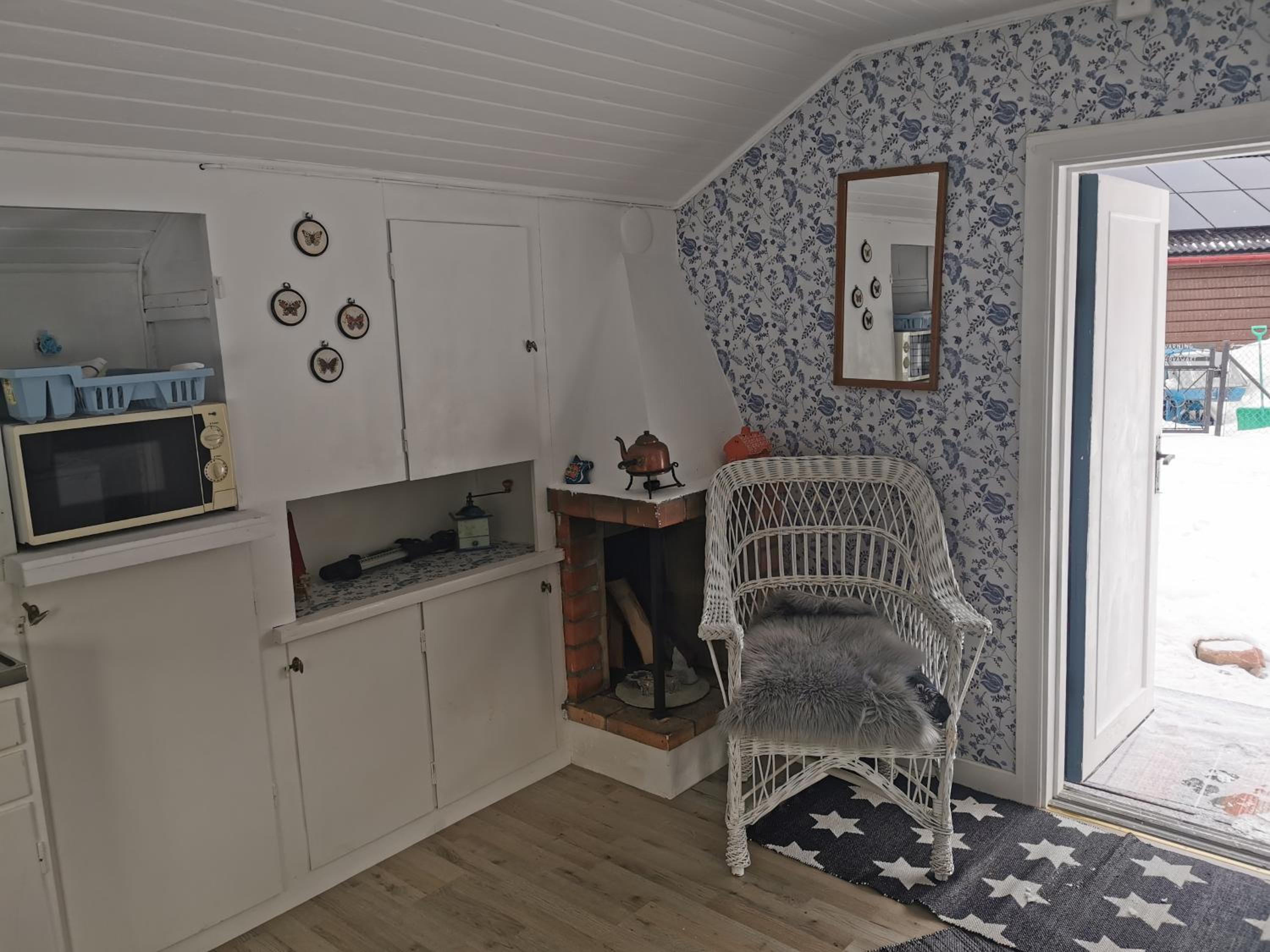 Budget Single Room With Shared Bathroom photo 3