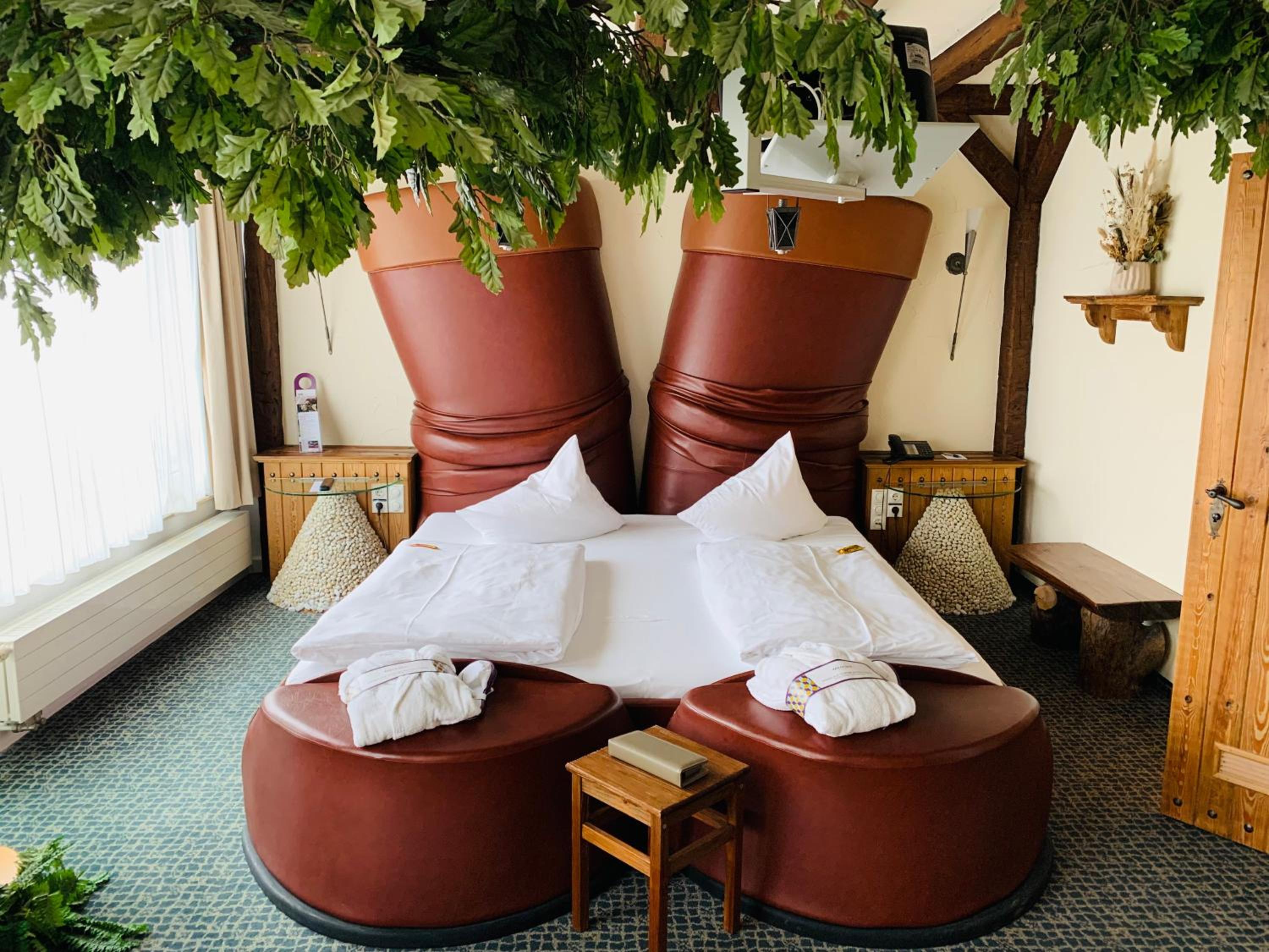 Giant Suite - Photo 1