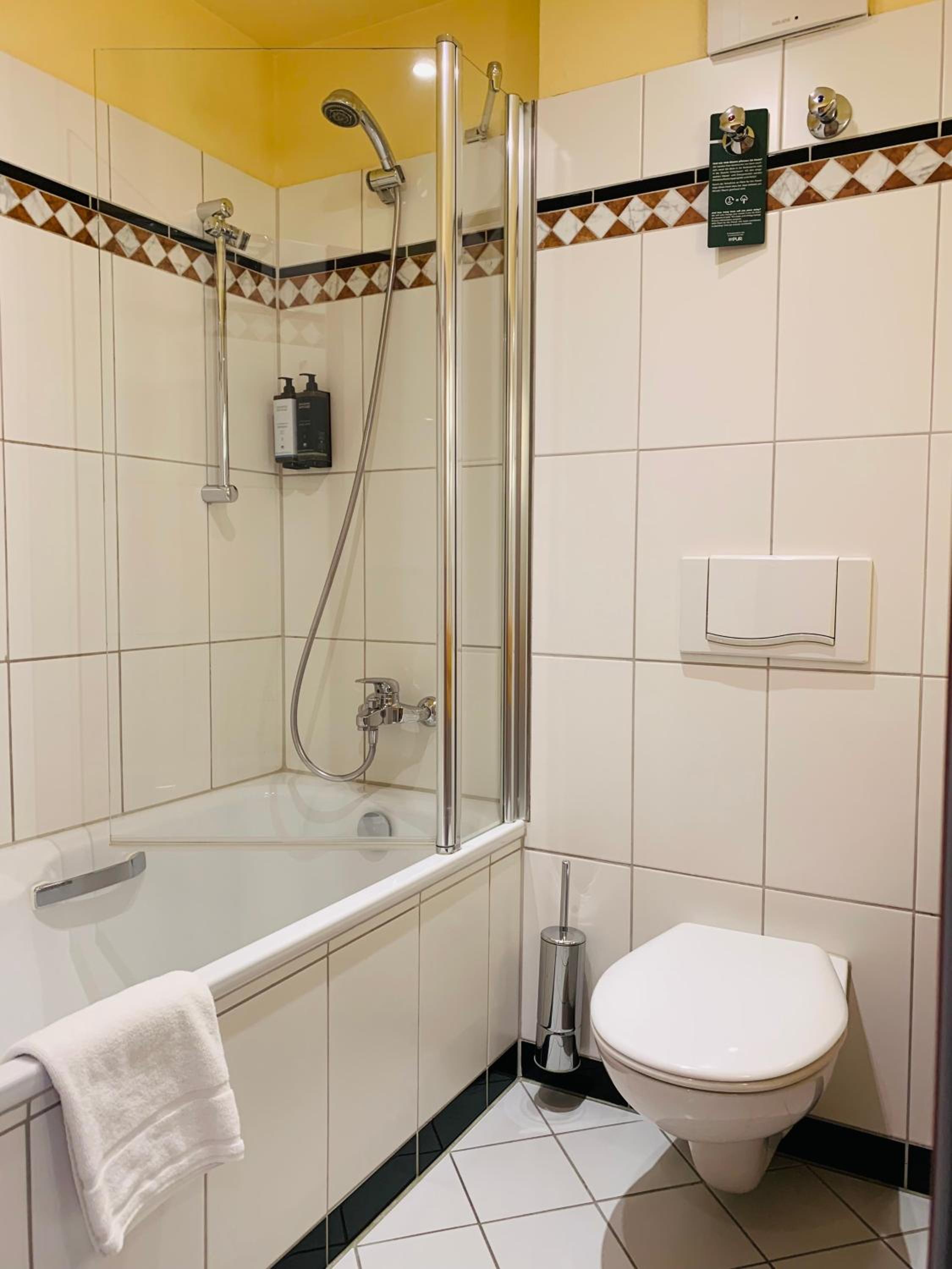 Standard Double Room - Photo 5
