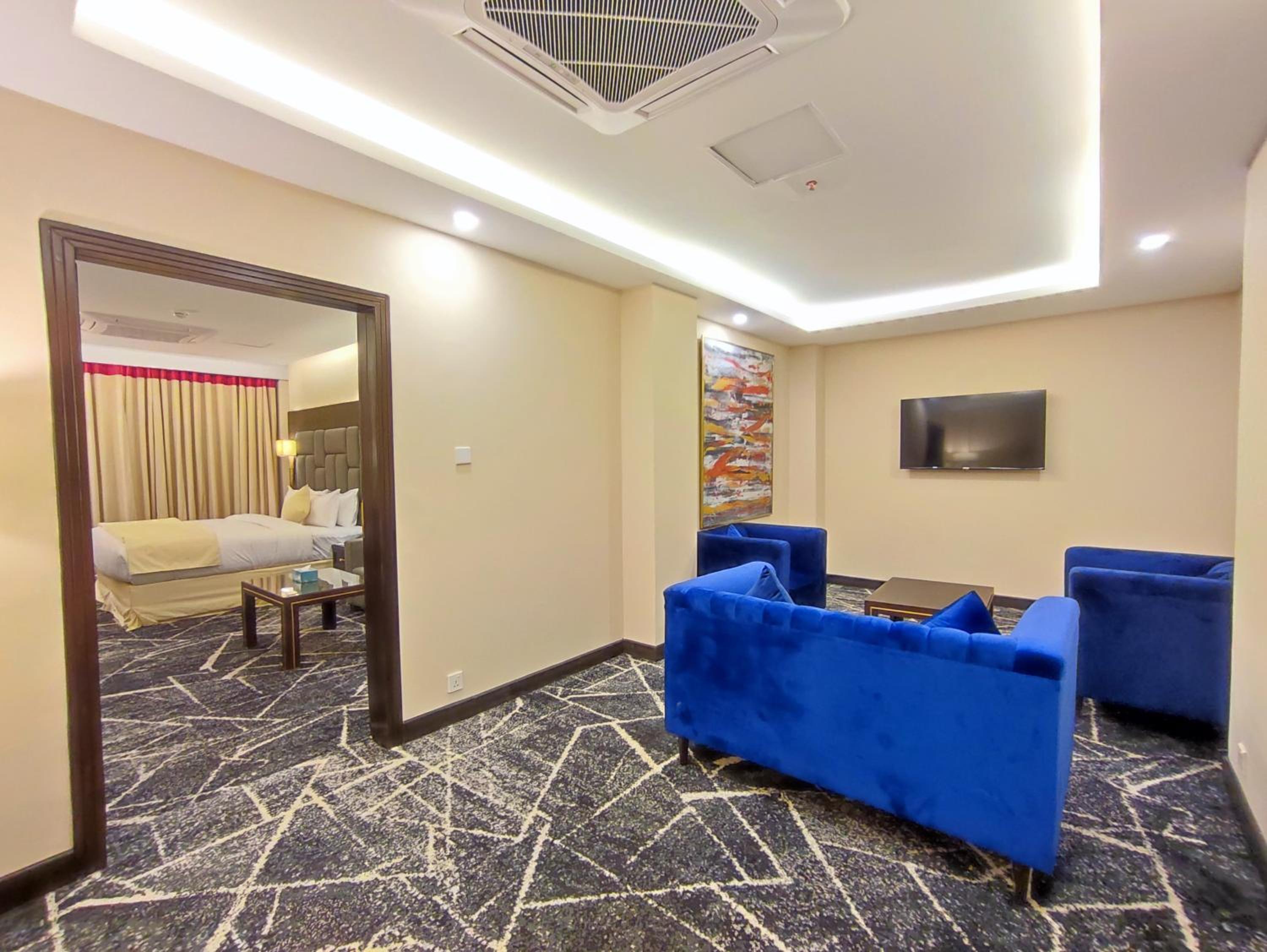 Family Suite with Pine View - Photo 2